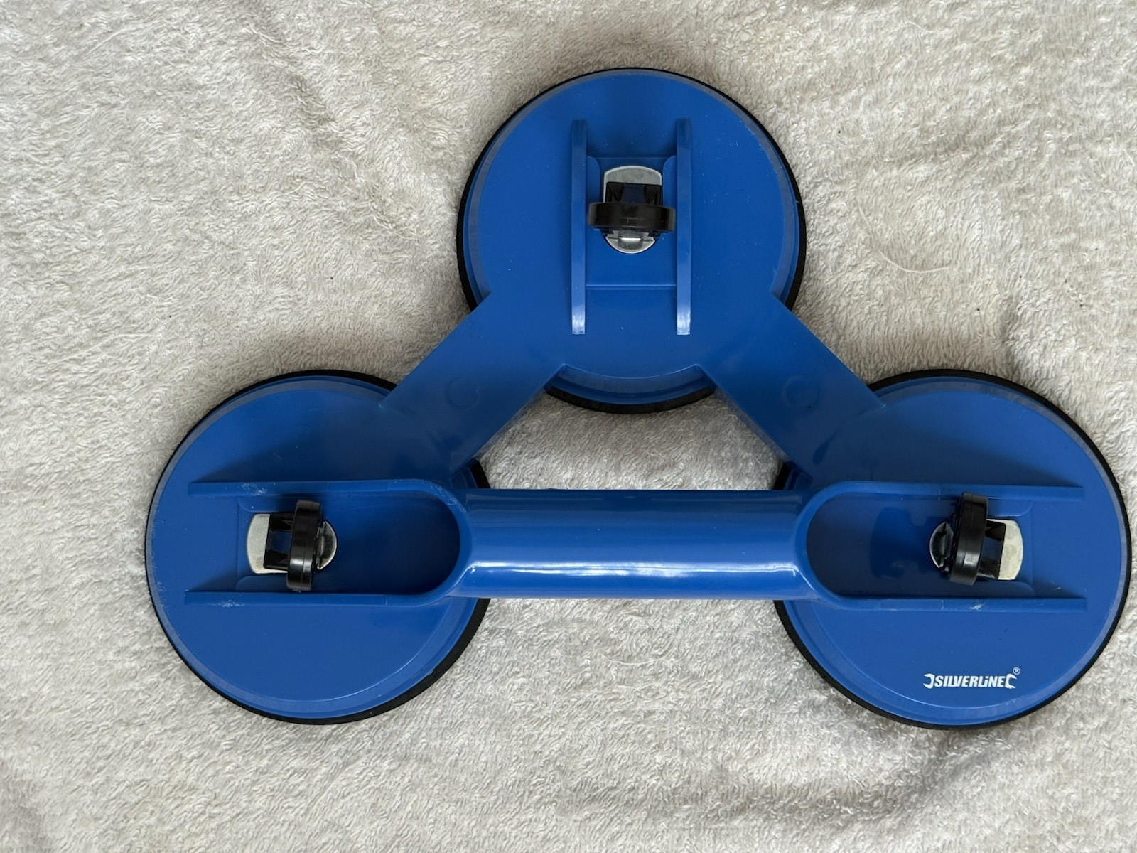 GENUINE BRAND NEW UNUSED SILVERLINE – TRIPLE SUCTION PAD – 100KG
