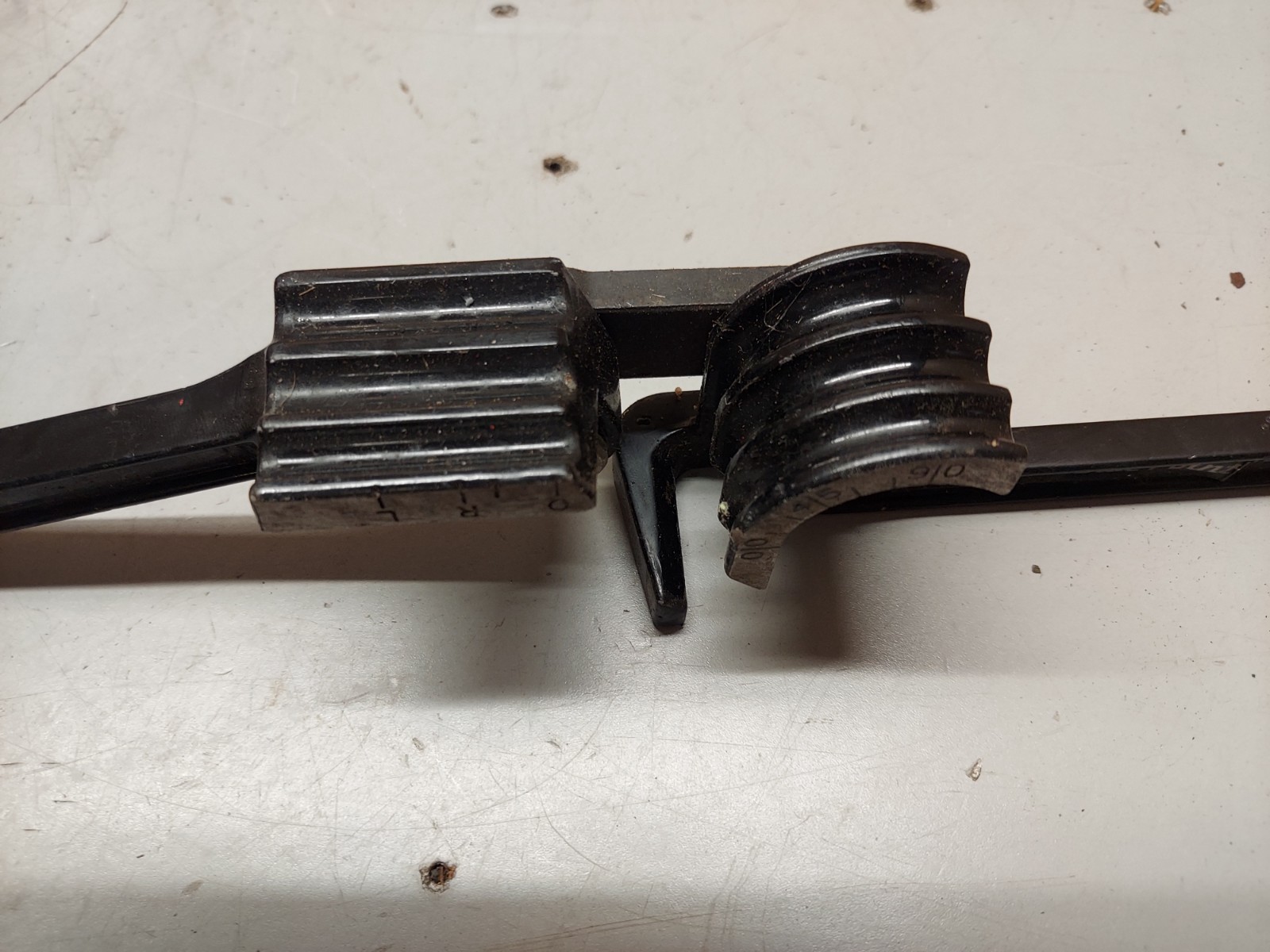 Blue Point 3/16″ 1/4″ 5/16″ 3/8″ 4 In 1 Tube Bender 180° TBS200A