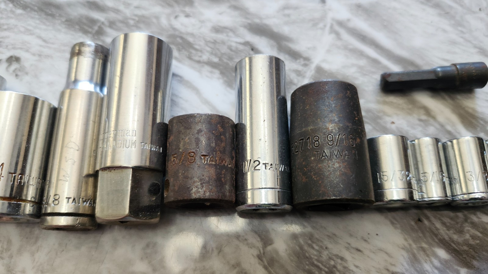 Lot (20 pcs.) Ratchet Socket Set SAE 3/4, 3/8, 15/32, 1/2, 13/16, 5/8, 9/16 USED