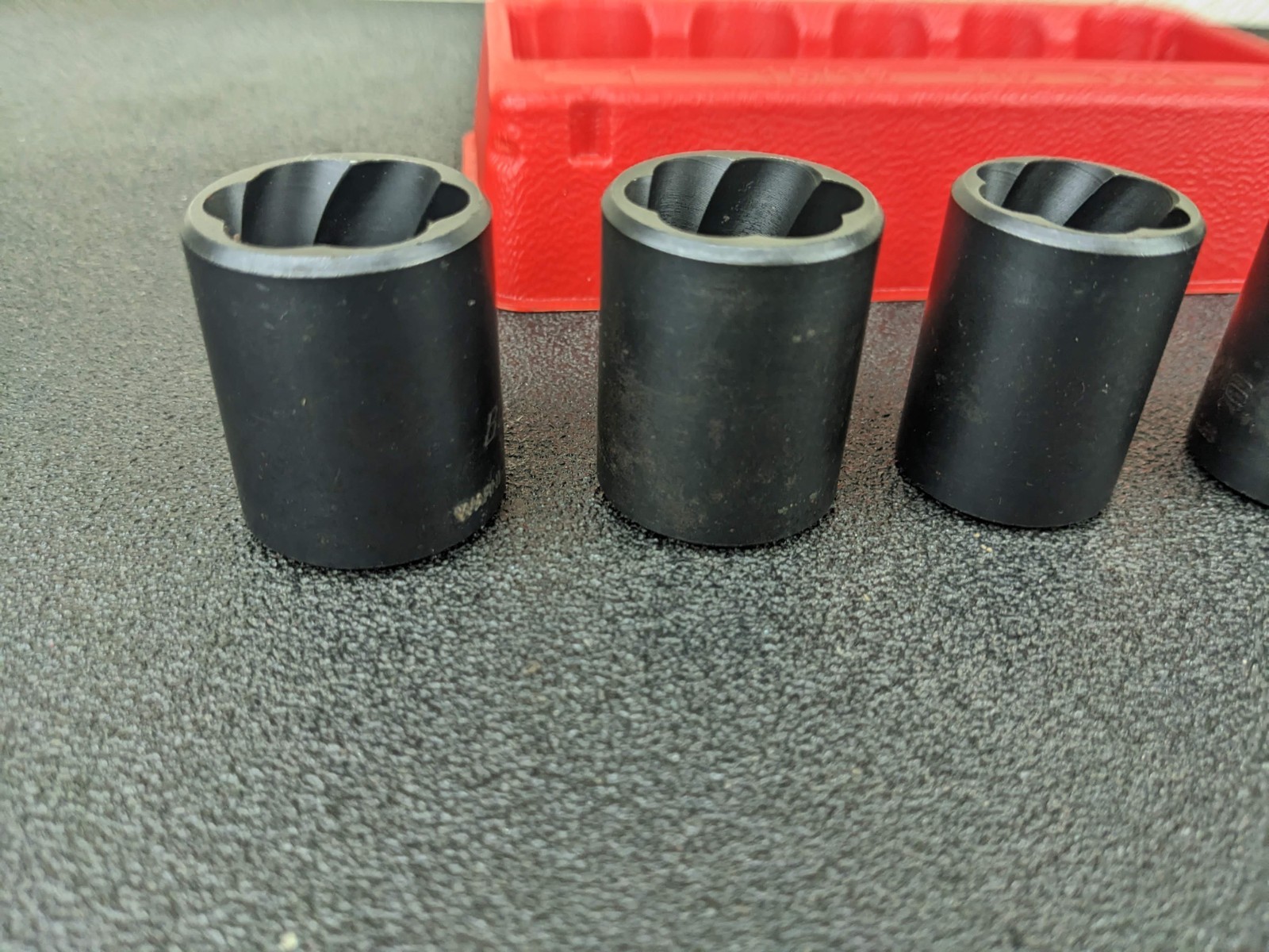 #bp378 Blue Point 305TTWYA 1/2″ Shallow Twist Impact Turbo Socket Set 3/4″ – 1″