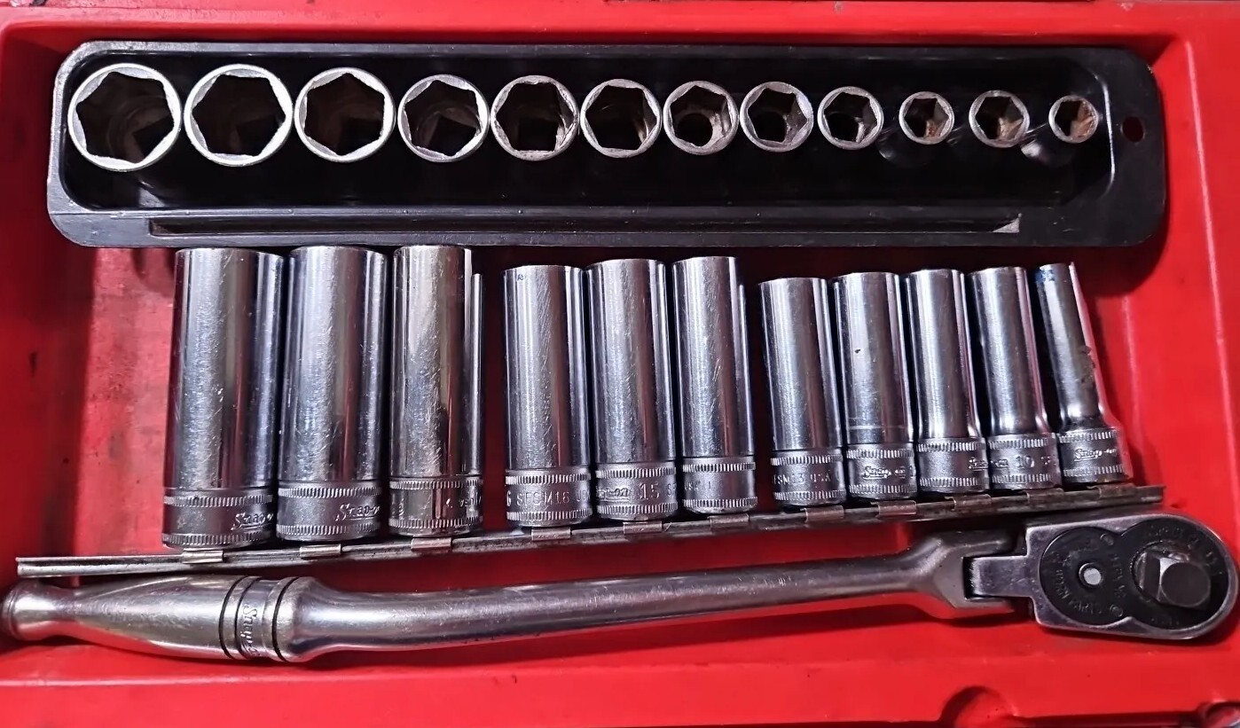 Snap-on Tools 28 pc 3/8″ Drive 6-pt Metric Socket Set w/Flex Ratchet, Extensions