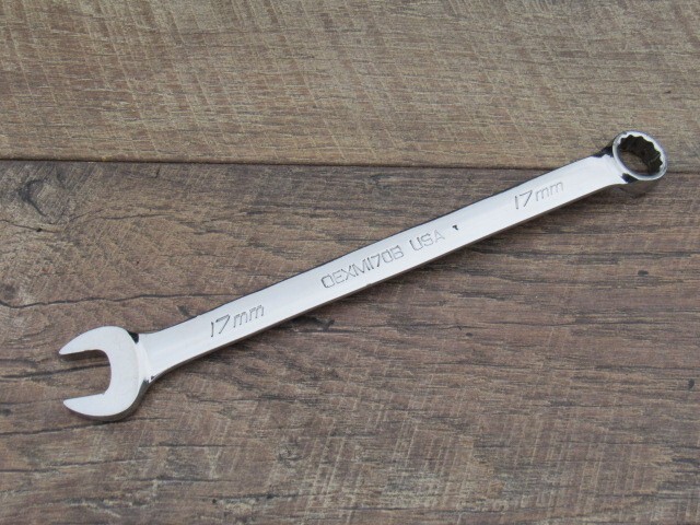 SNAP ON 17MM OEXM170B 17MM OPEN END 12 POINT BOX END COMB. WRENCH 17 MM USED