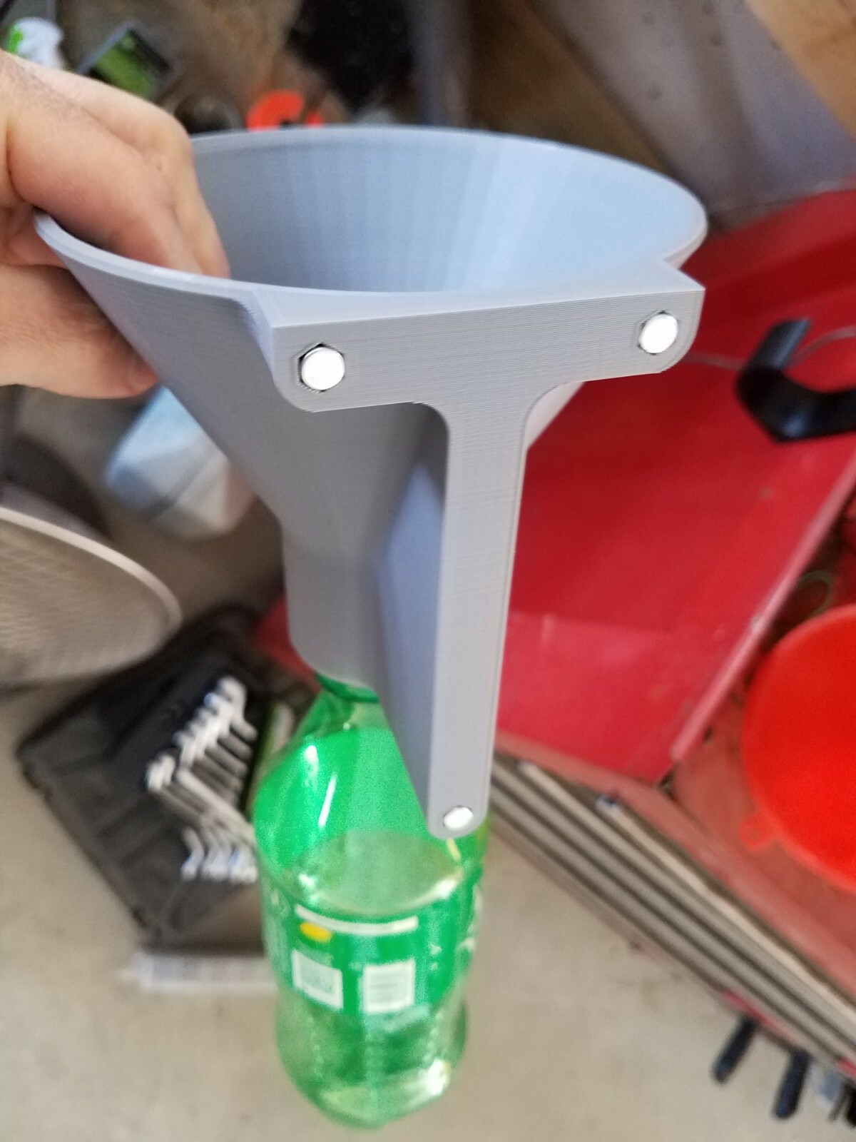 Funnel Holder/Drip Drain Rack, Magnetic Mount for Toolbox, Lift, Service Cart