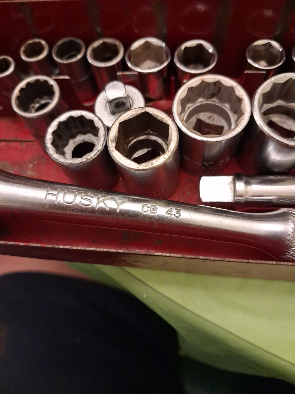 Vintage Husky 32 Pc Socket Set, Flex Ratchet, In Metal Case. All USA SAE/Metric