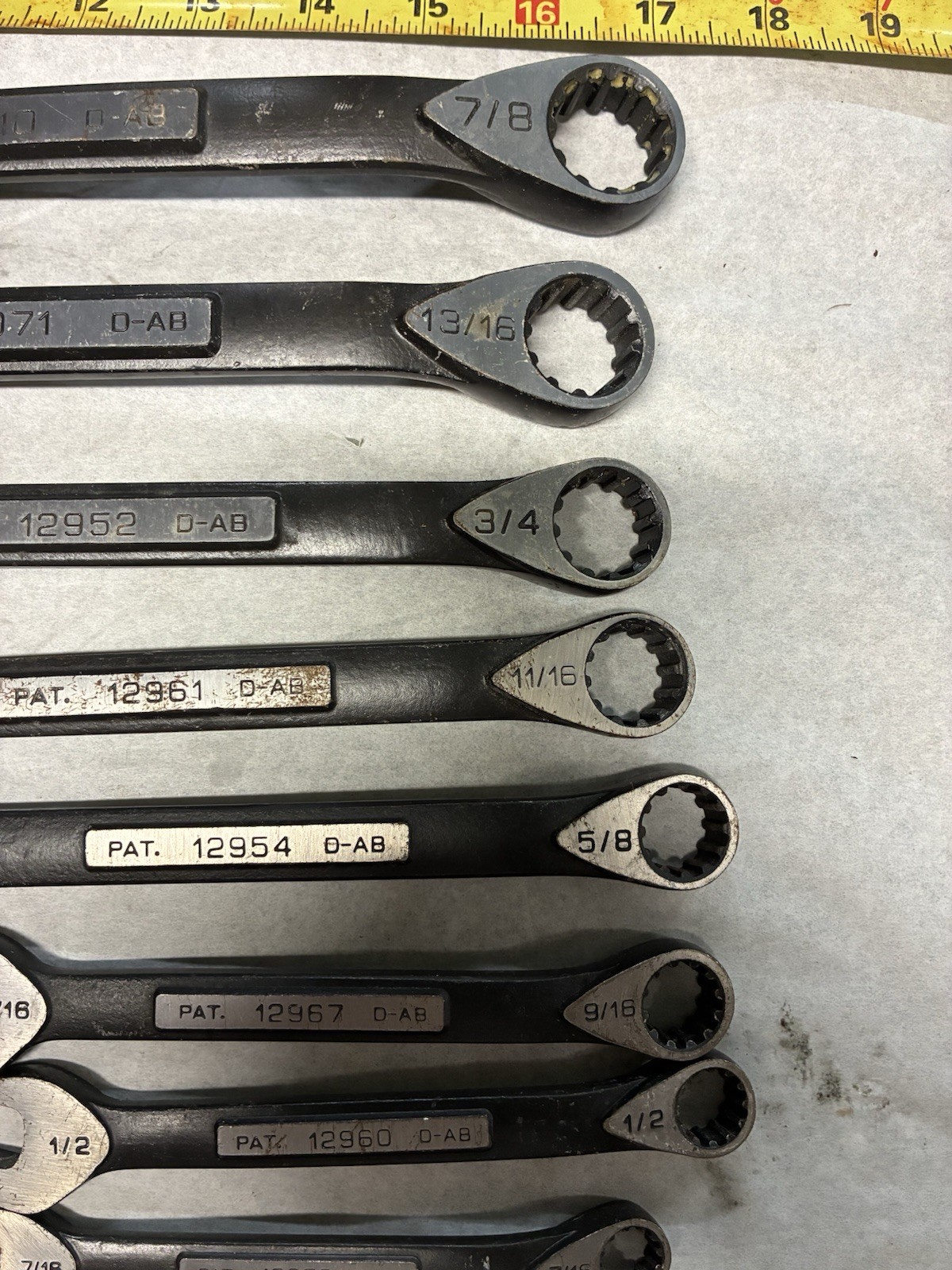 CRAFTSMAN 12-pc SAE Universal Spline Combination Wrench set 1/4-7/8” black oxide