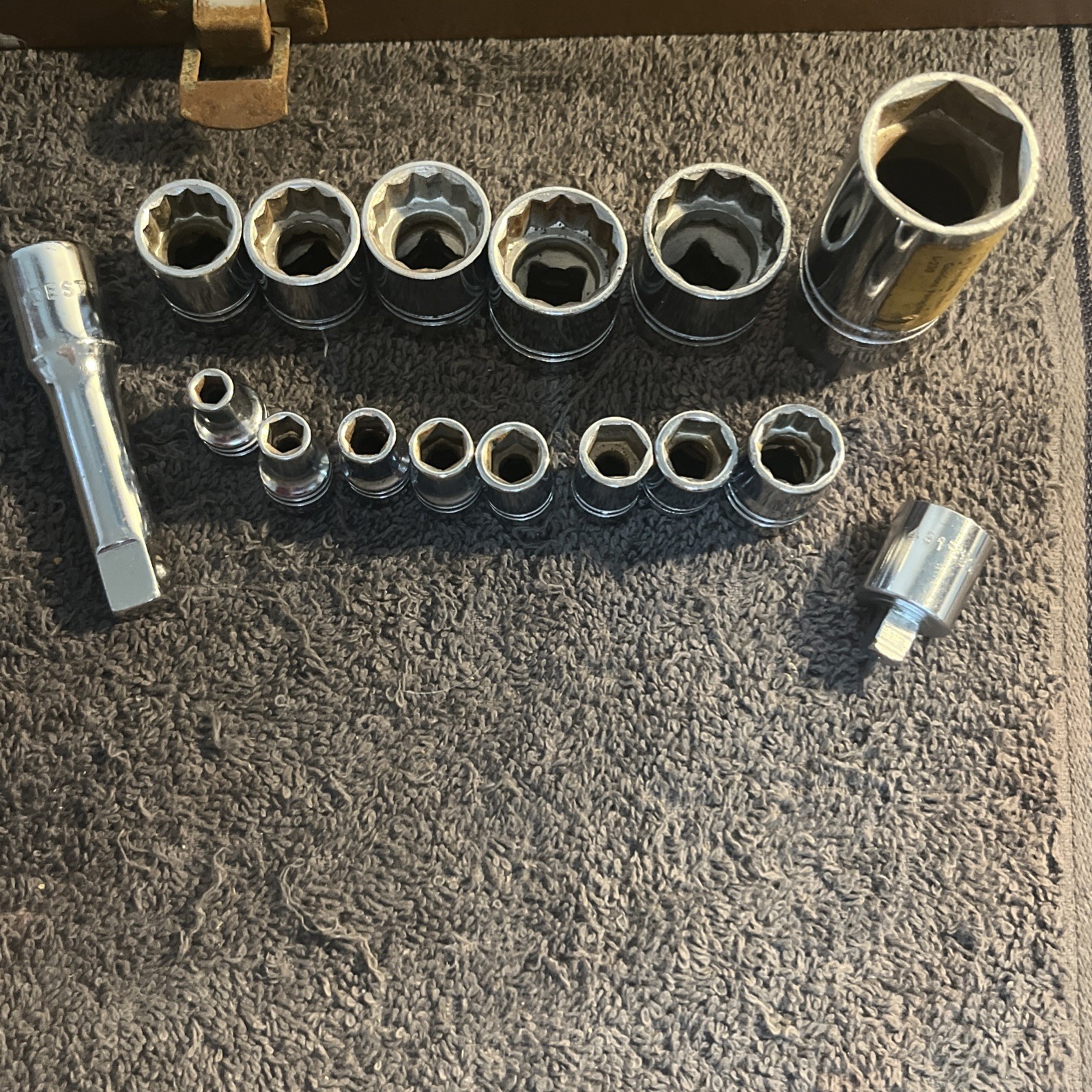 Vtg Indestro 20 Pc 1/4″ & 3/8″ Drive Socket Set No. N6330