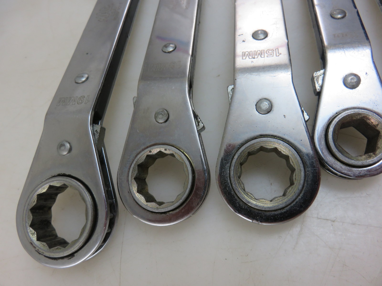 MAC Tools METRIC Offset Reversible Ratcheting Double Box End Wrench 5pc Set