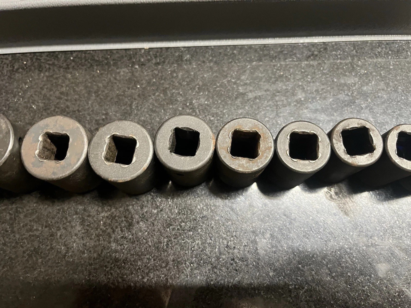 Snap On 15 pc 1/2″ Drive 6-Point Metric Flank Drive Shallow Impact Socket Set