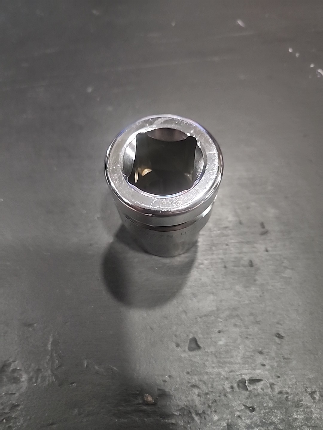 Snapon 1″ Drive SAE #38, 1-3/16″ Hex, Shallow Spline Socket LES383B