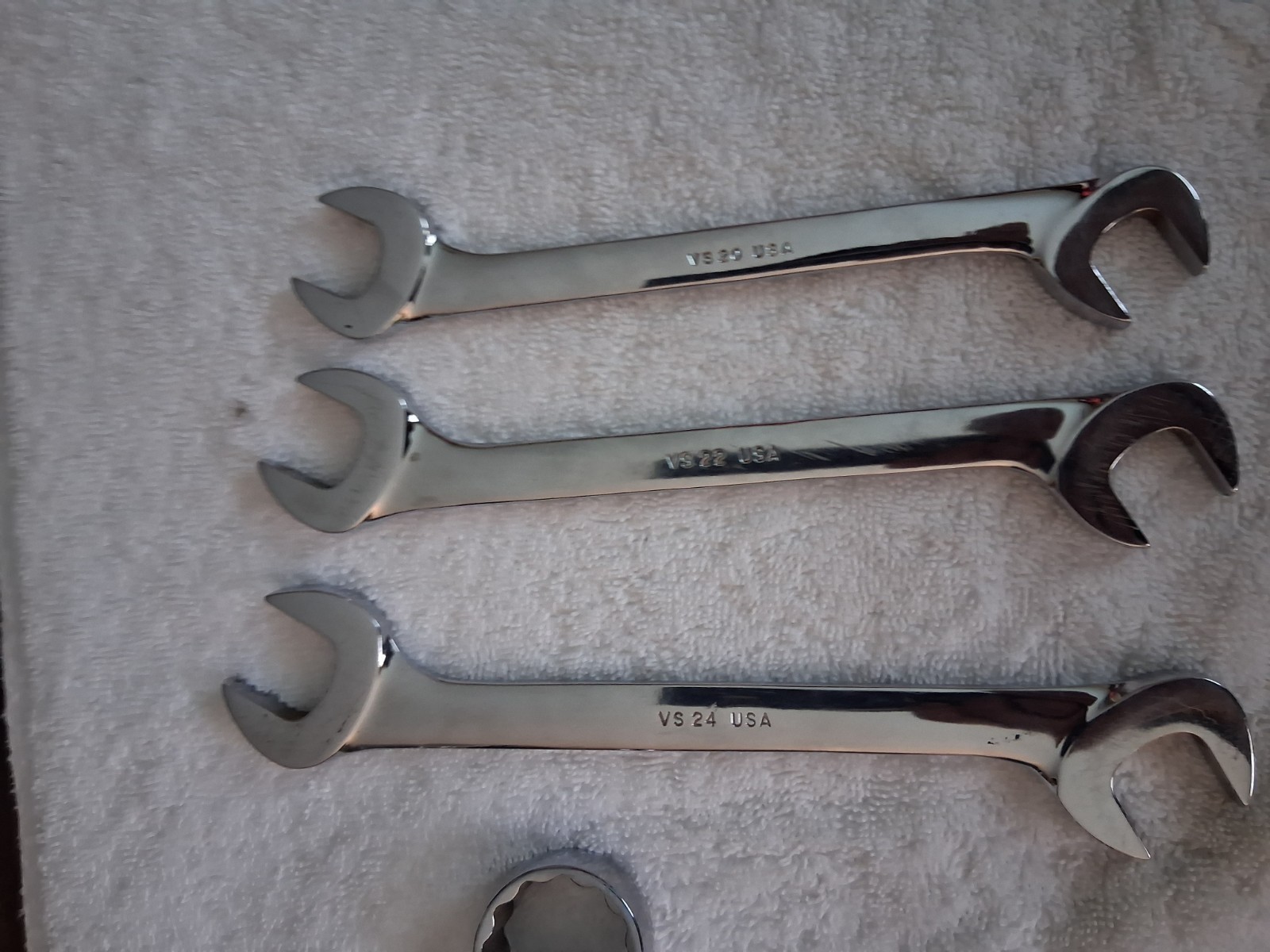 Snap On tools lot 18Combo Wrenches 1”thru 3/8″ Plus 9 other snap on wrenches
