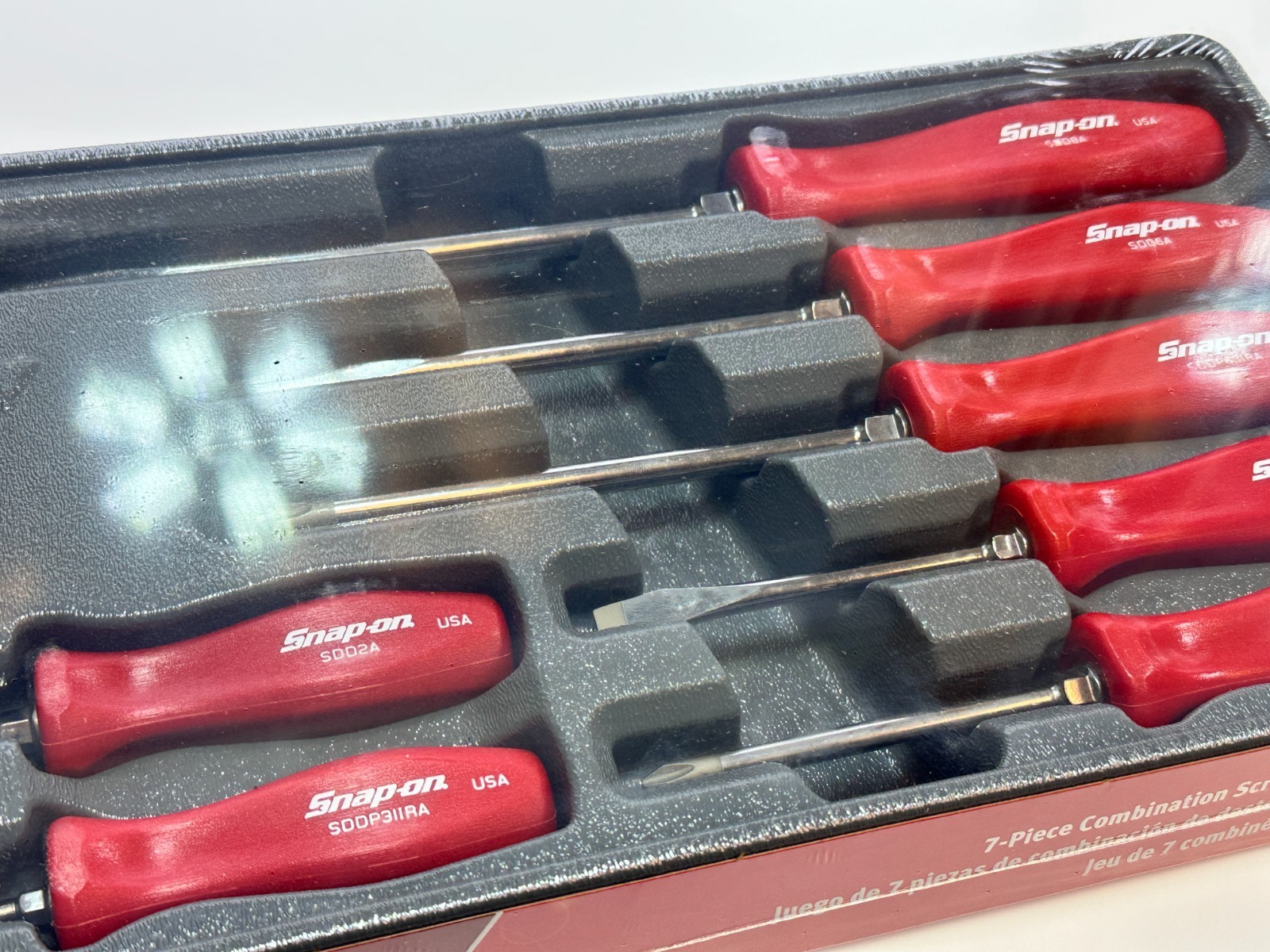 NEW Snap-On Tools USA SDDX70AR Red Hard Handle 7pc Combination Screwdriver Set