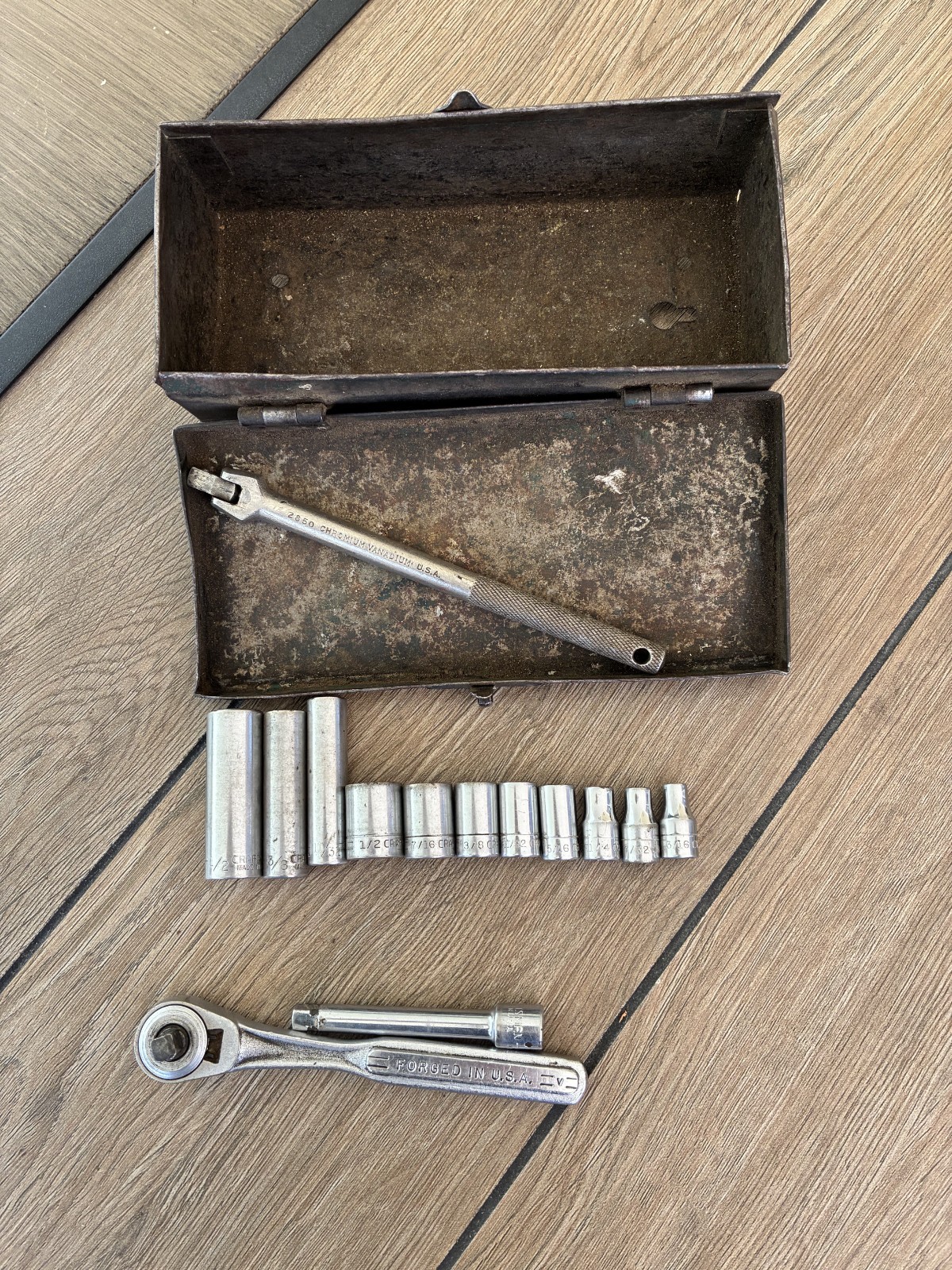 Vintage 6pt Sears Craftsman USA =V= (Flying V) 1/4” Drive Socket Set & Box