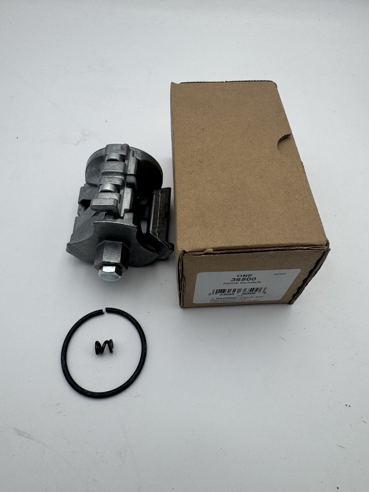 Lisle 36500 2-11/16″ to 5-5/16″ Cylinder Ridge Reamer – NEW – Made In USA