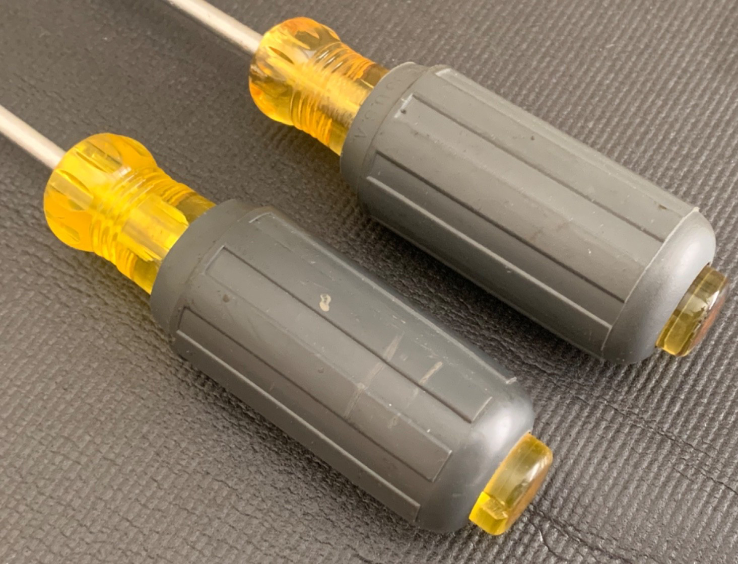 (2) Stanley USA 66-097 6in. & 66-096 3in. 3/16 Cushion Grip Cabinet Screwdrivers