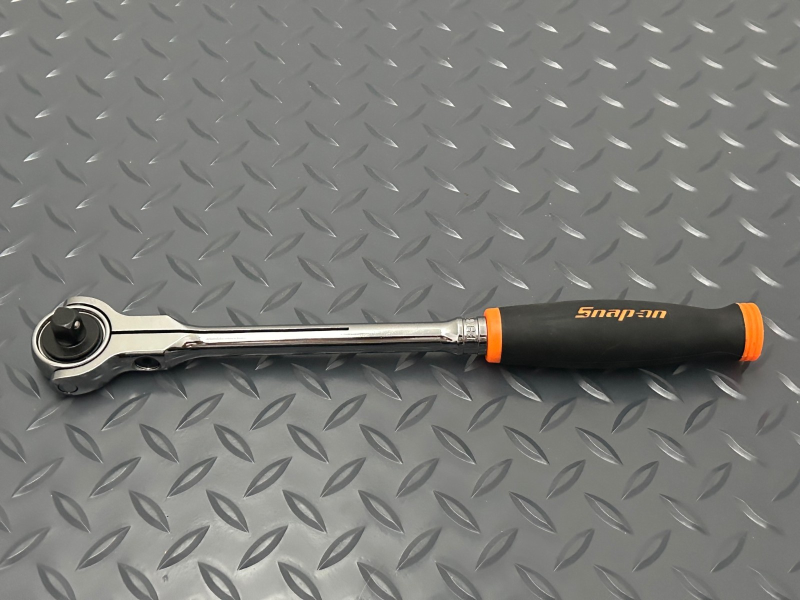 Snap-on Orange 3/8” Drive 100-Tooth Soft Grip Swivel Head Ratchet FHNF100O New