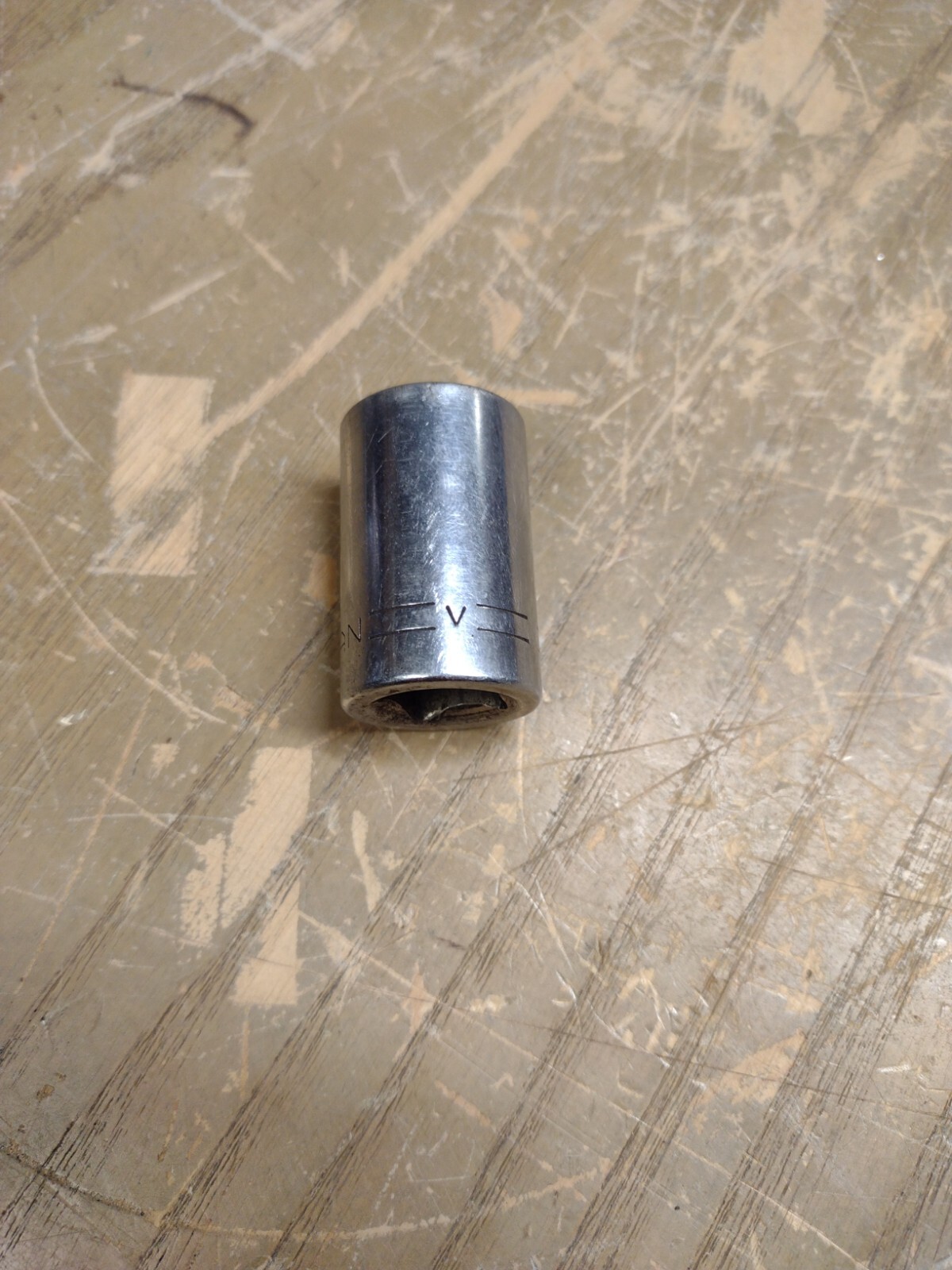 Craftsman USA Vintage (V) 1/2″ Drive 12 point 11/16″ Standard Socket 22JS-1727D2