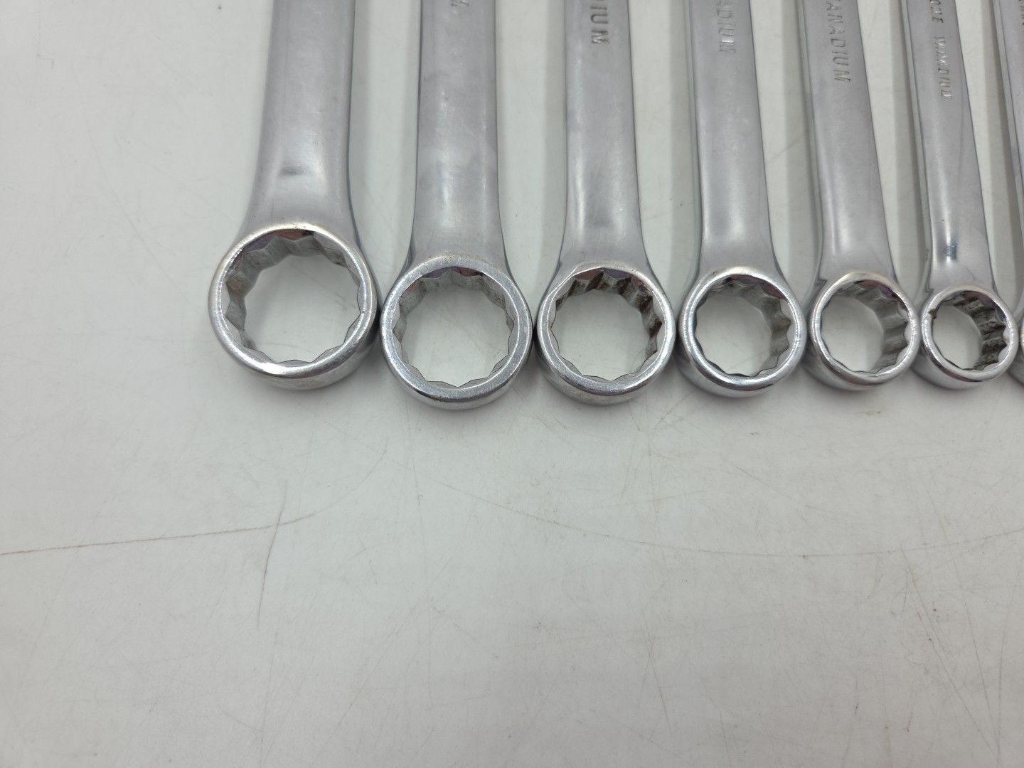 Thorsen 10 Pc. Combo Wrench Set Metric 22, 20, 19, 17, 16, 14, 13, 11, 9 & 8MM