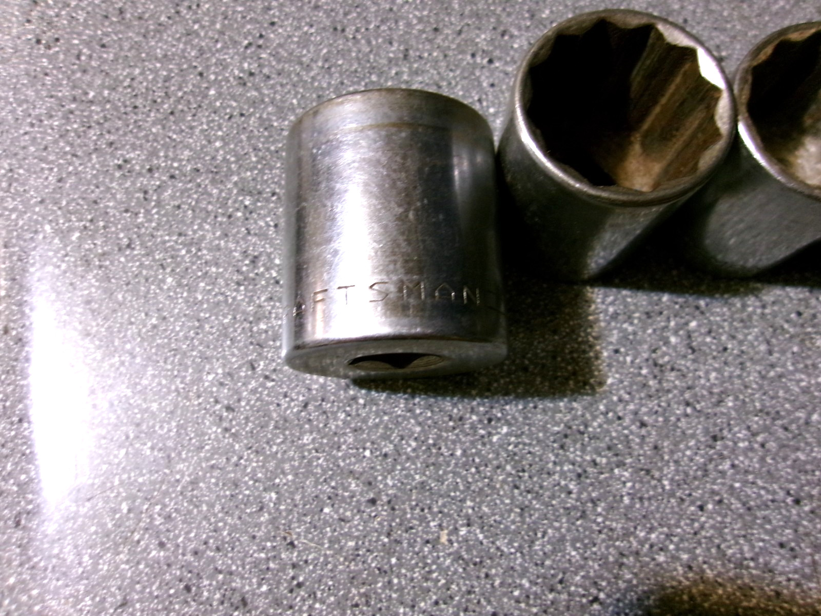 6 – Craftsman-V- 1/2″ dr. sockets 1-1/4, 1-1/8, 1-1/16, 1, 15/16, 7/8, 12pt gh0