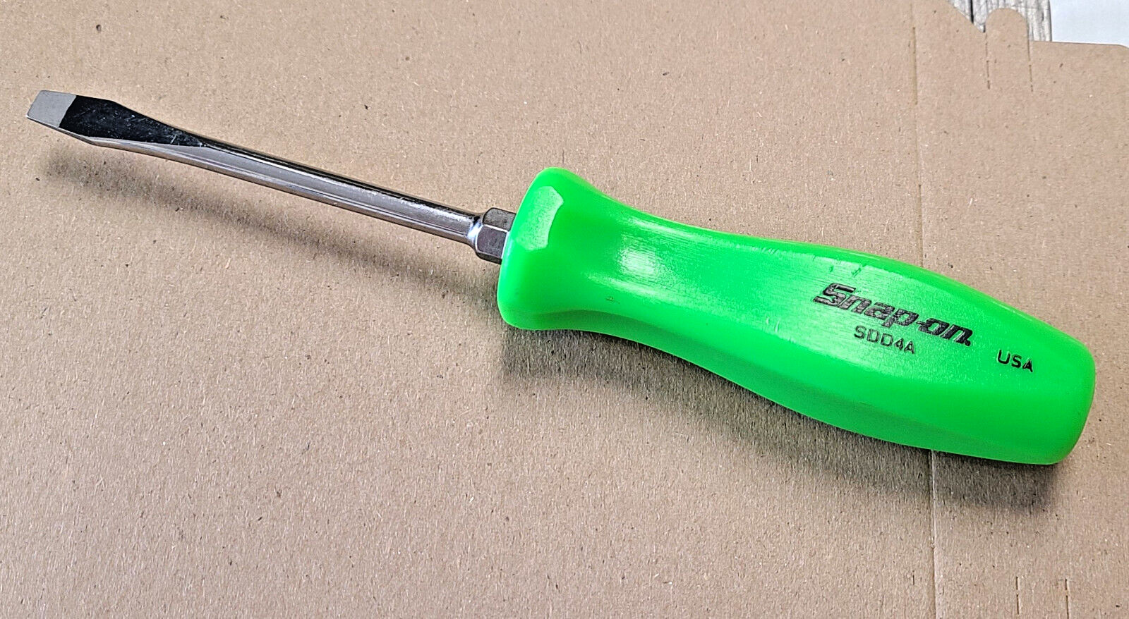 Snap-on ™ NEW GREEN CLASSIC Hard Handle 1/4 Flat Head Screwdriver SDD4A SDD4AG