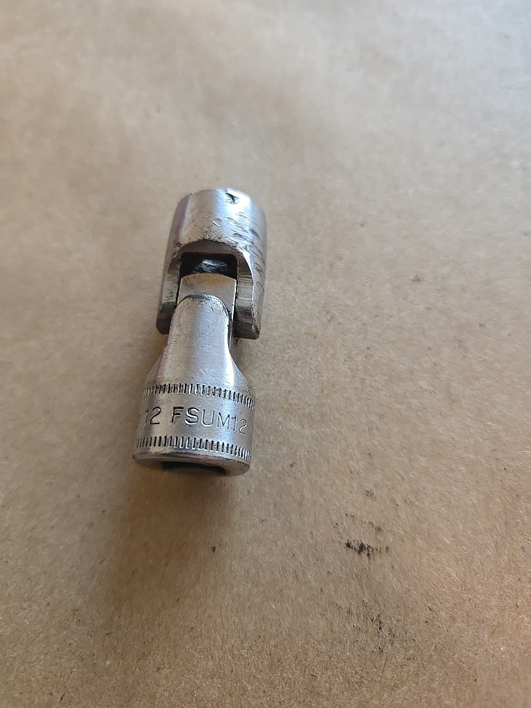Snap On 3/8″ Drive 12MM 6PT Metric Chrome Universal Swivel Socket FSUM12