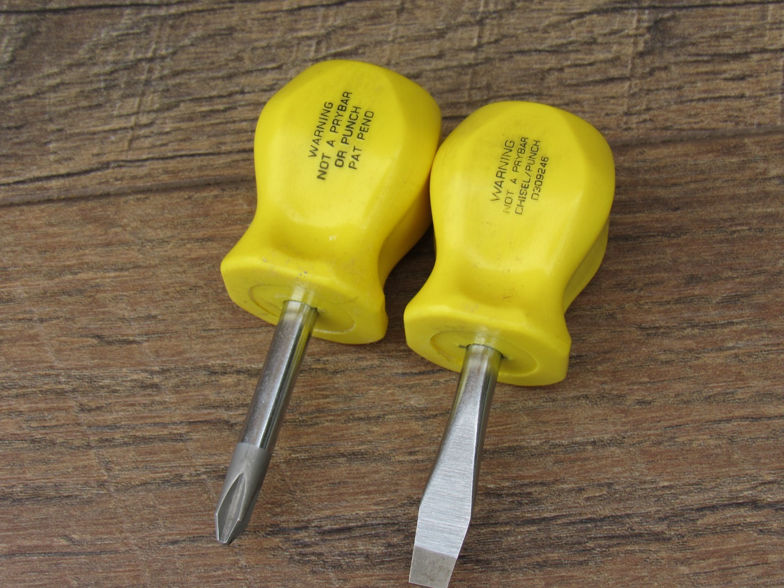 SNAP ON SDD1 FLAT TIP SDDP22 # 2 PHILLIPS STUBBY YELLOW HANDLE SCREWDRIVER SET 2