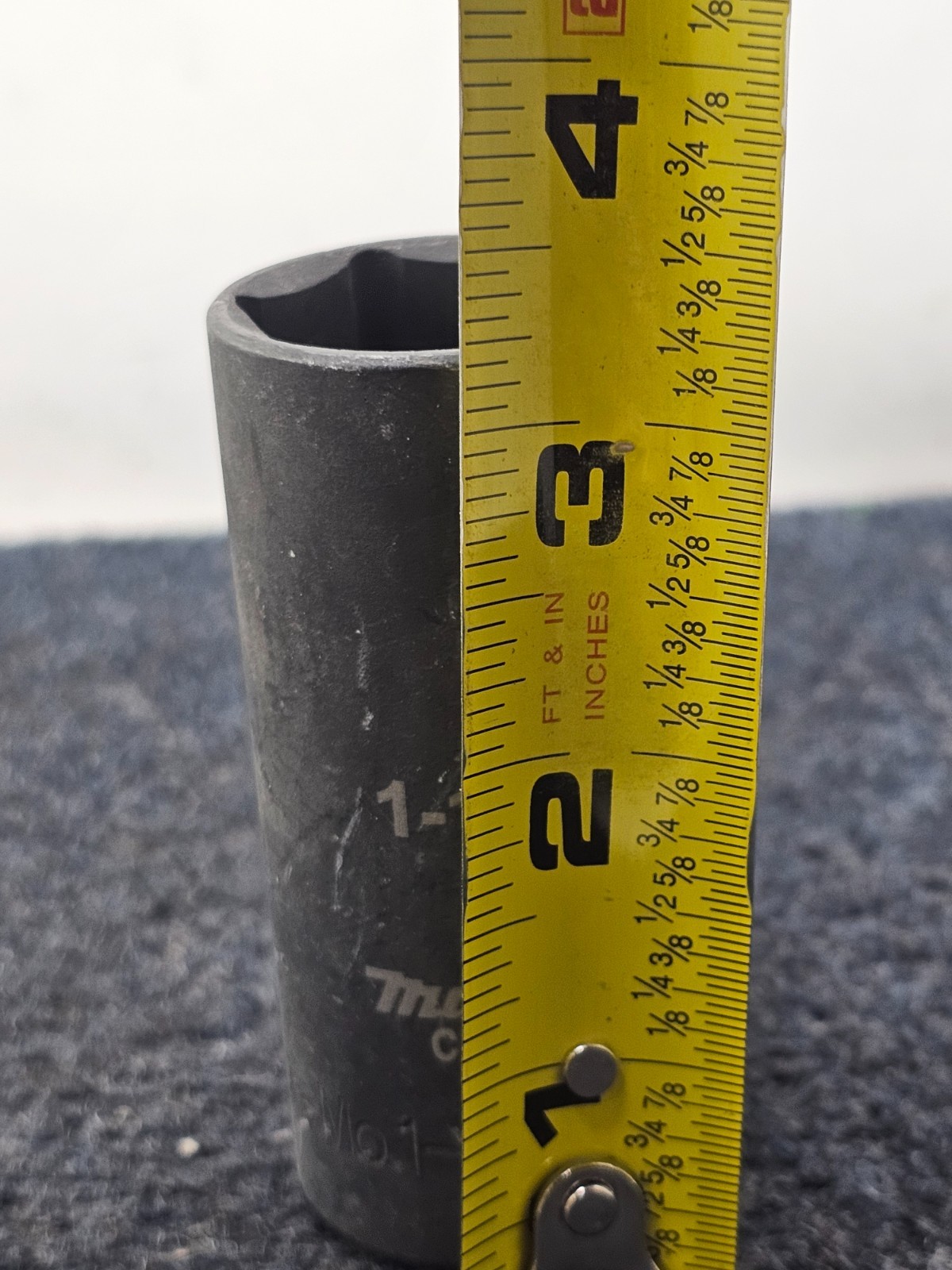 Makita 1-1/8″ Deep Well Impact Socket 1/2″ Drive CR-MO Black