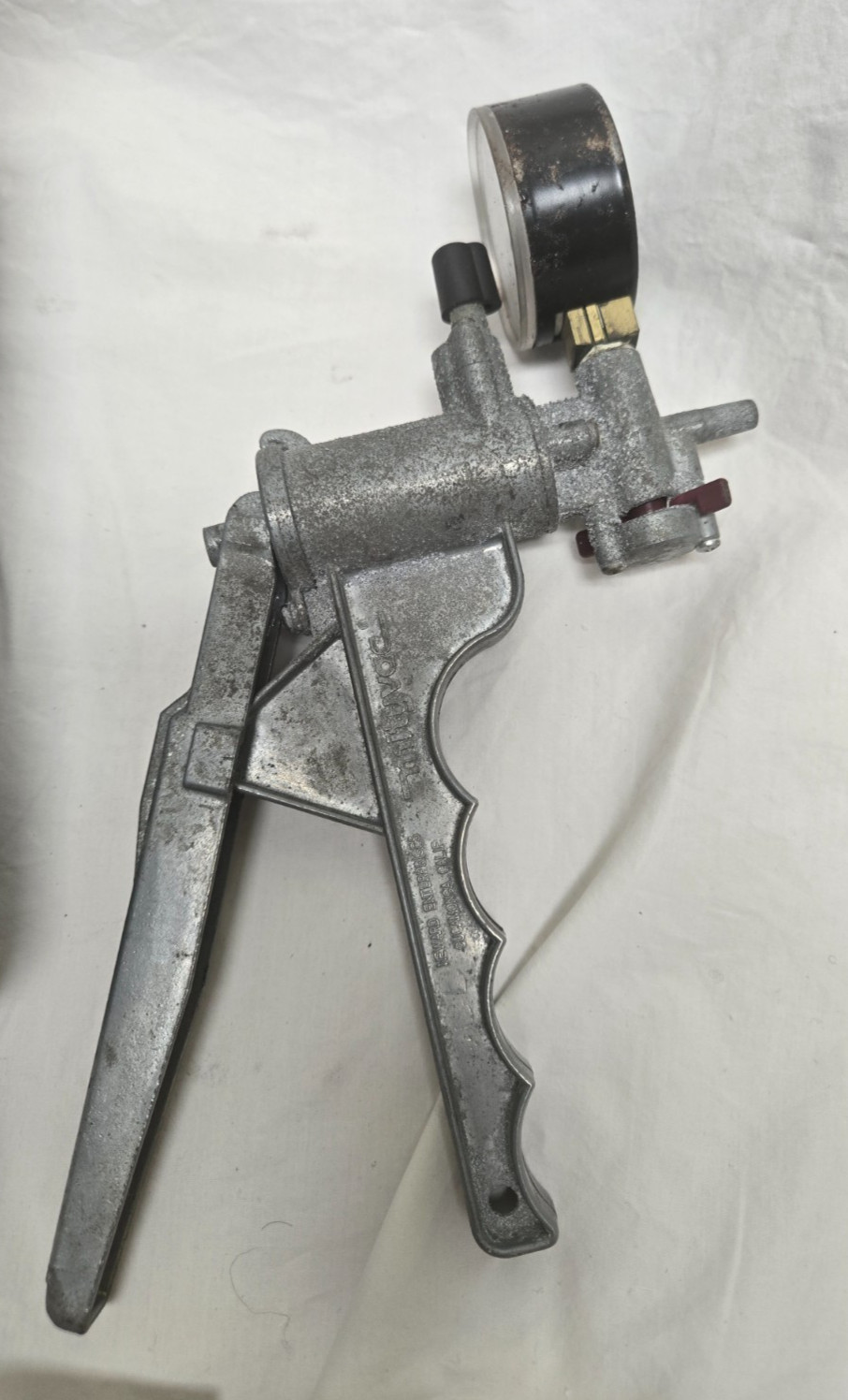 Mityvac Silverline Vacuum Pump Brake Bleed Tool, Model 4000 with case