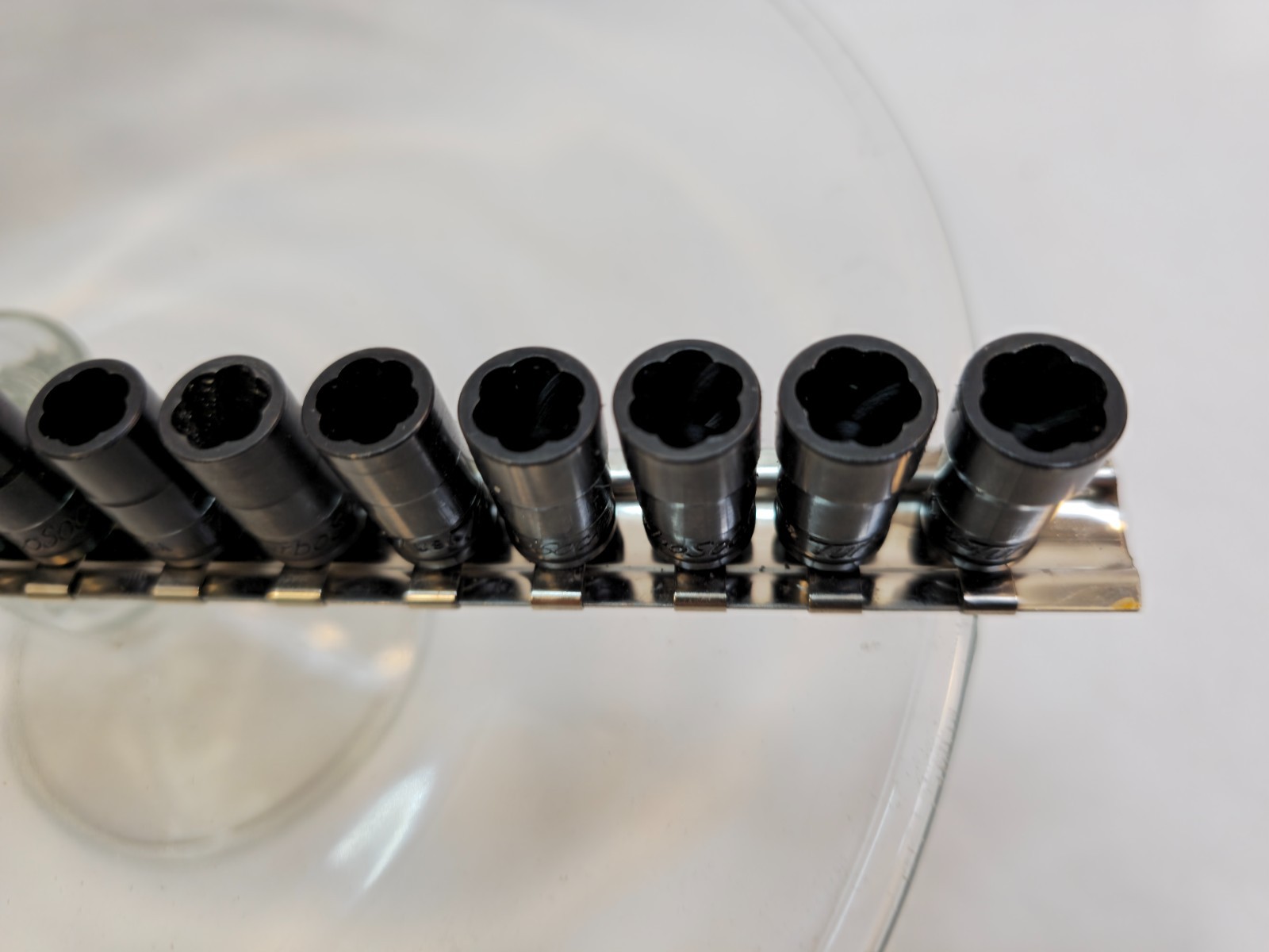 Snap On 1/4″ 22 Piece SAE/Metric Twist Impact Socket Set