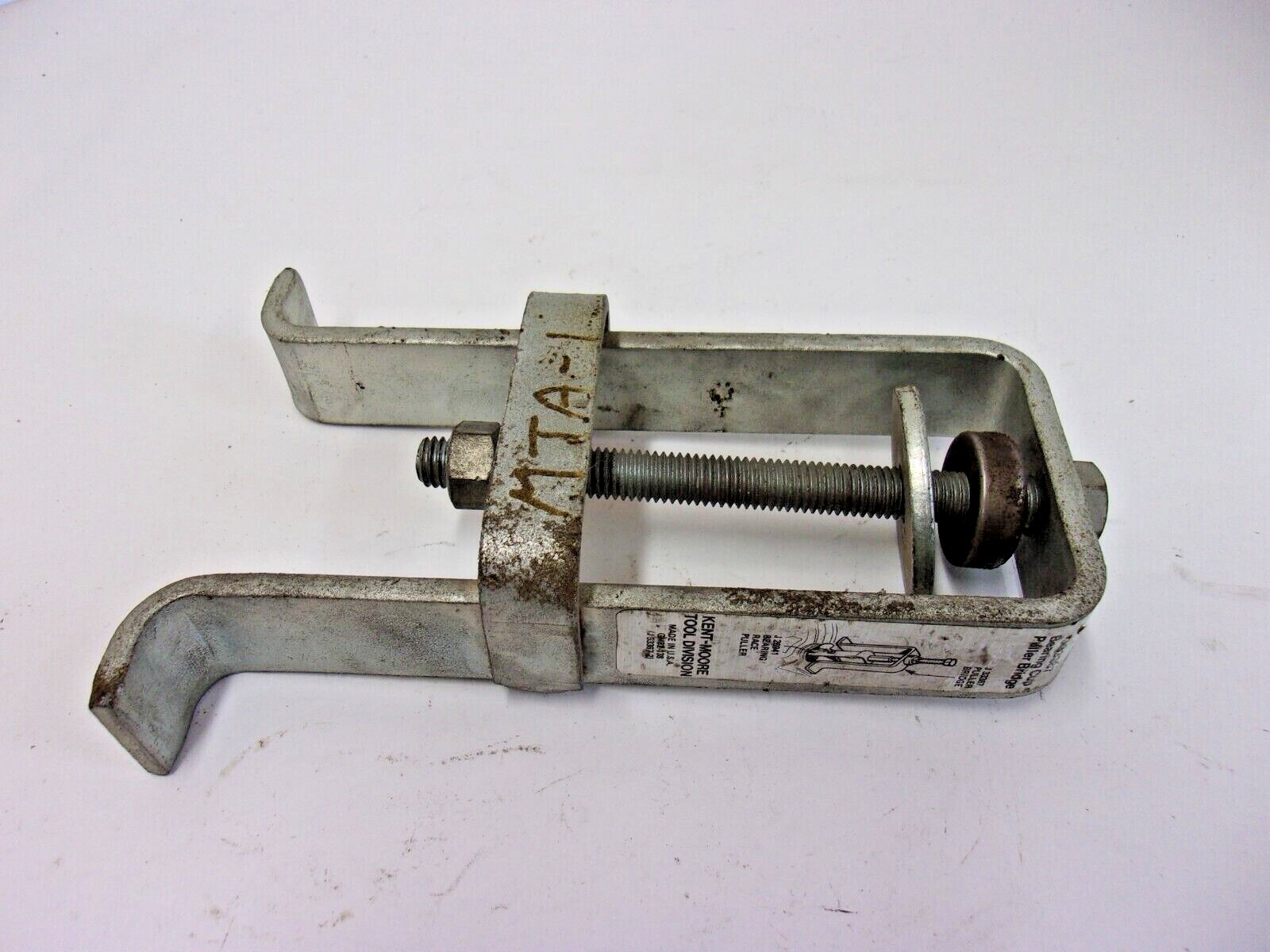 * Kent-Moore J-33367 Bearing Cup Puller Bridge