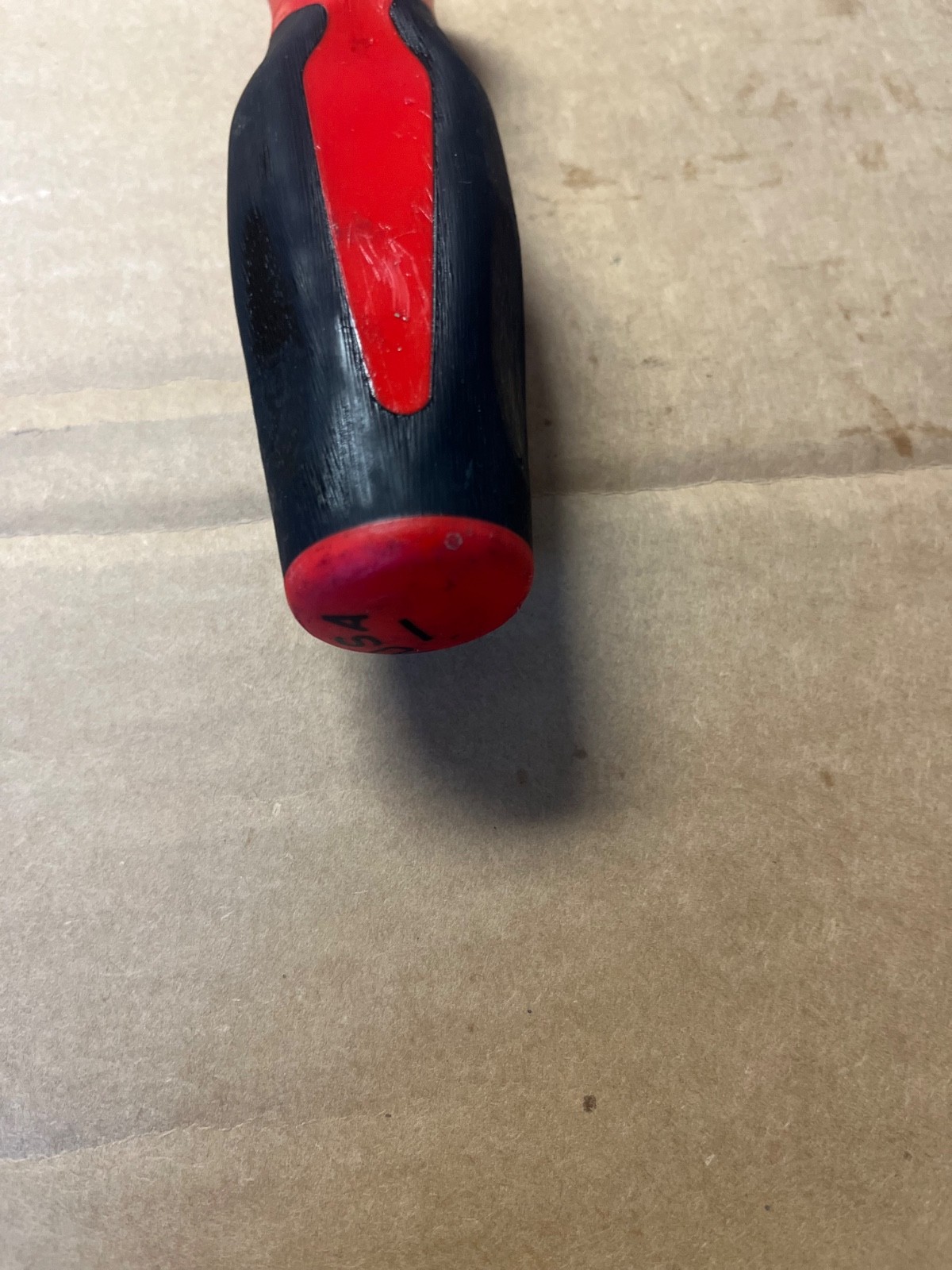 SNAP ON SGD4B – 9.75″ LONG FLAT BLADE COMFORT GRIP -RED/BLACK HANDLE-LOT#33