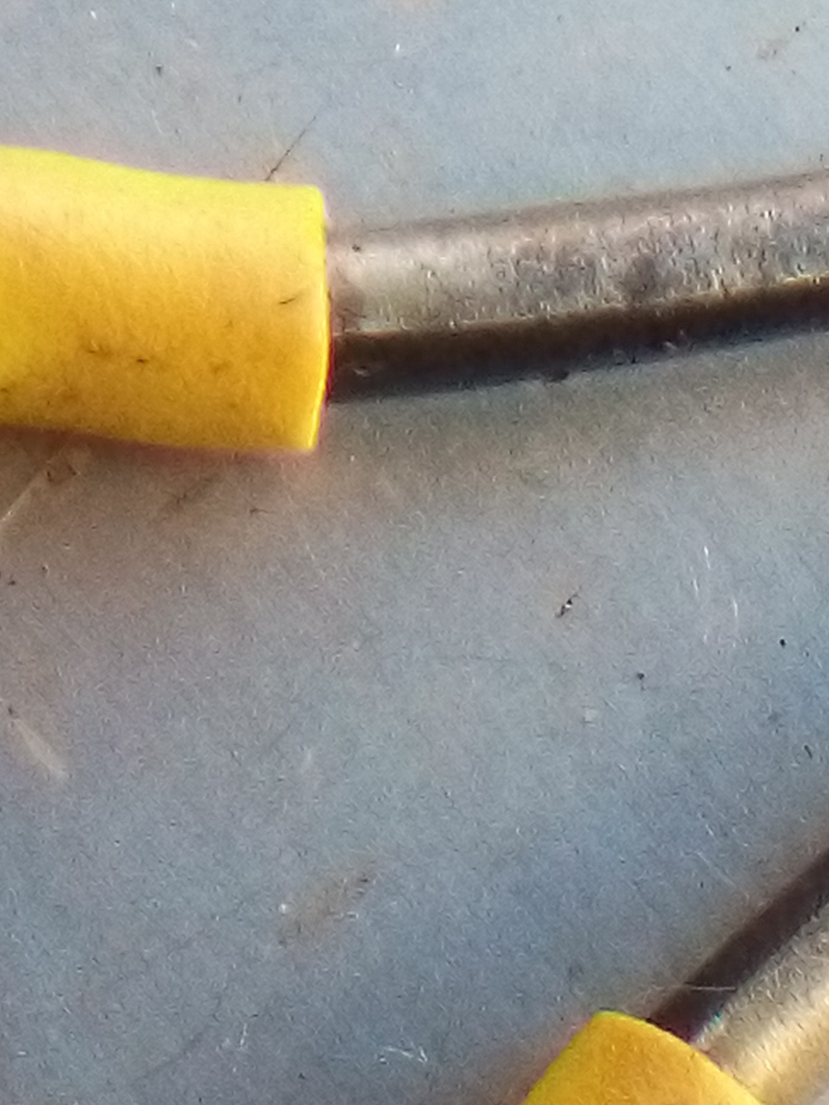 Mac Tools P6TNN-Y Needle Nose 7 In Yellow Handle Pliers Lot 1019
