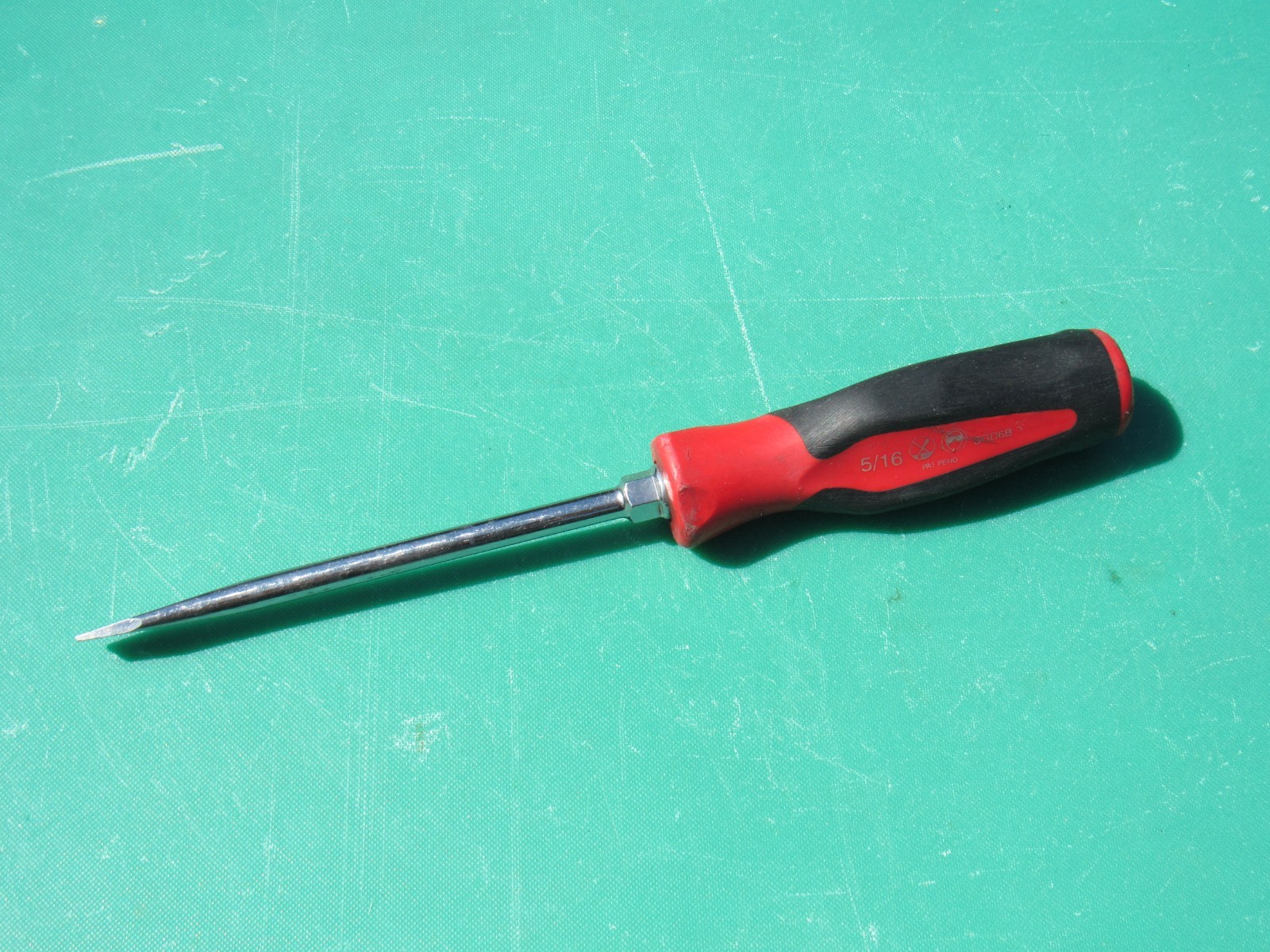 SNAP ON SGD6BR SGD6B RED BLACK HANDLE STRAIGHT / FLAT TIP / SLOTTED SCREWDRIVER
