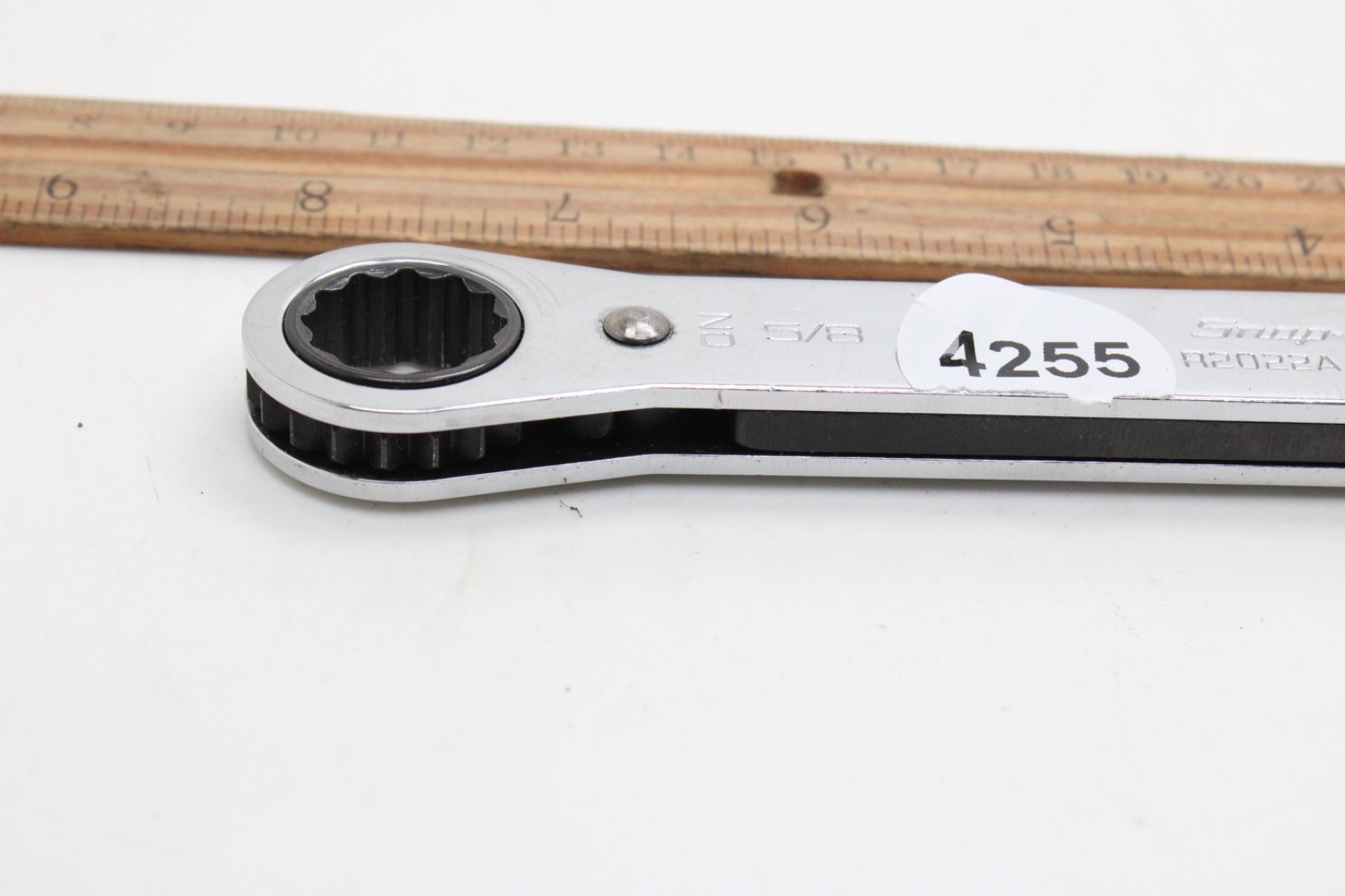Snap-on R2022A 5/8″ x 11/16″ 12 Point SAE Ratcheting Box End Wrench 7.75″ USA