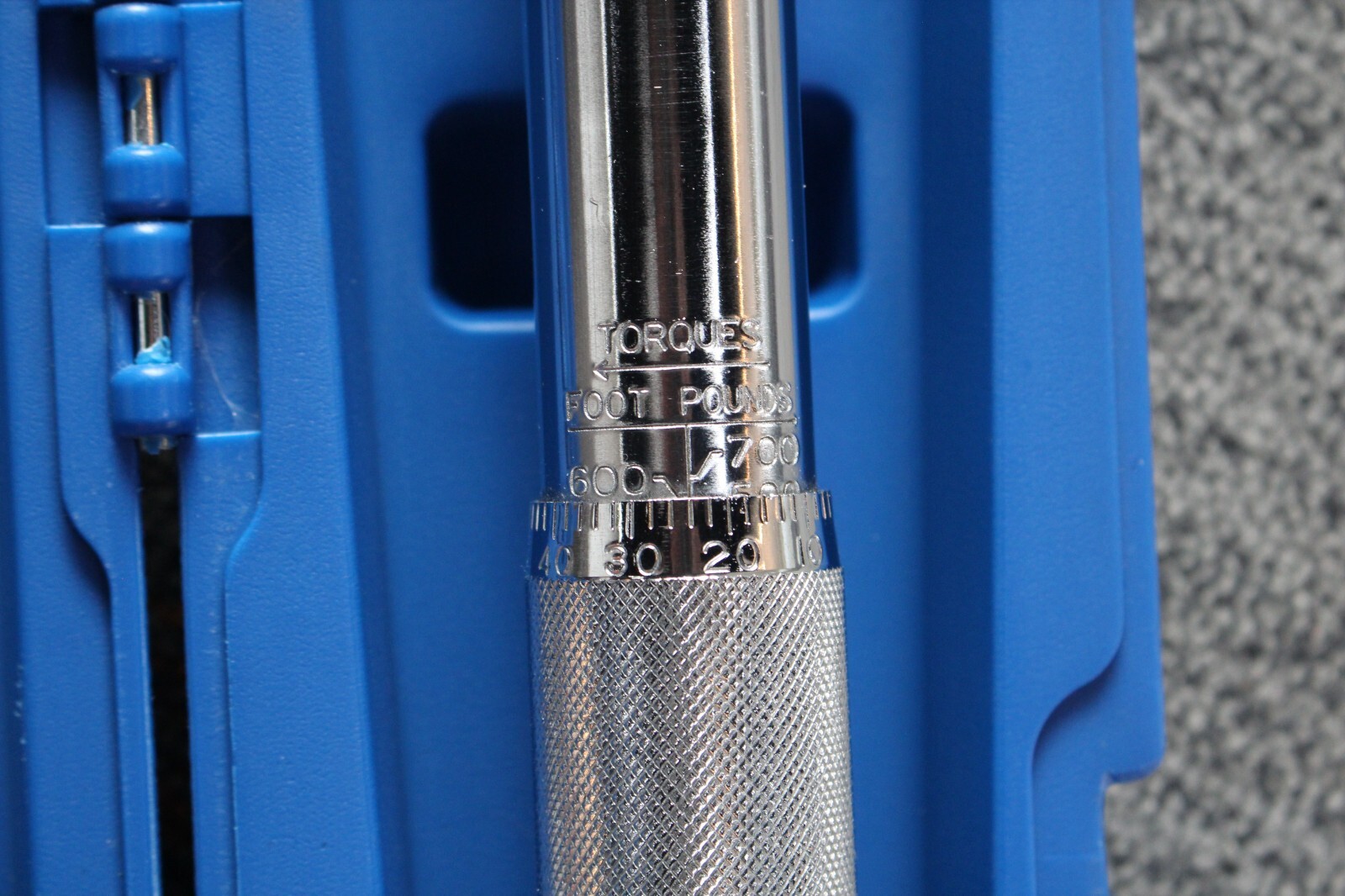 PowerFist 1″ Dr. 700ft-Lbs. Heavy Duty Click Type Torque Wrench #8229239