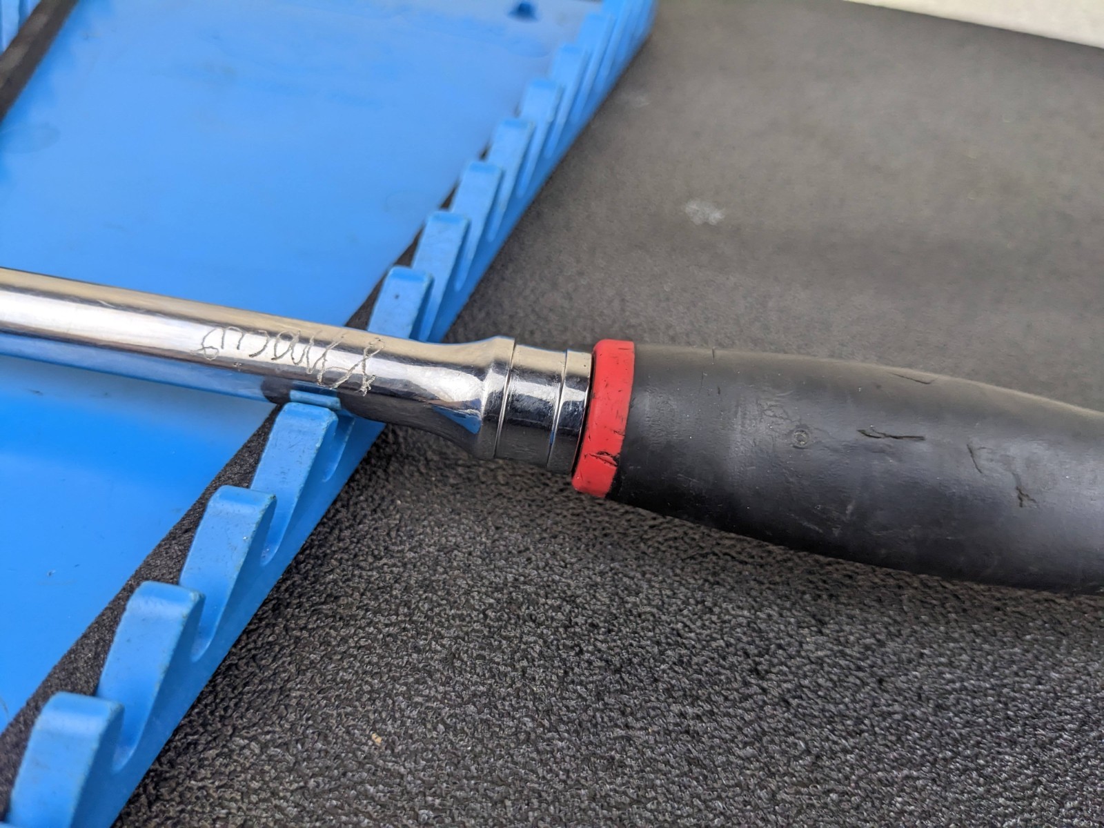 #bo851 Snap On Tools 3/8” Drive 12″ Soft Grip Red Long Handle Ratchet FHL80
