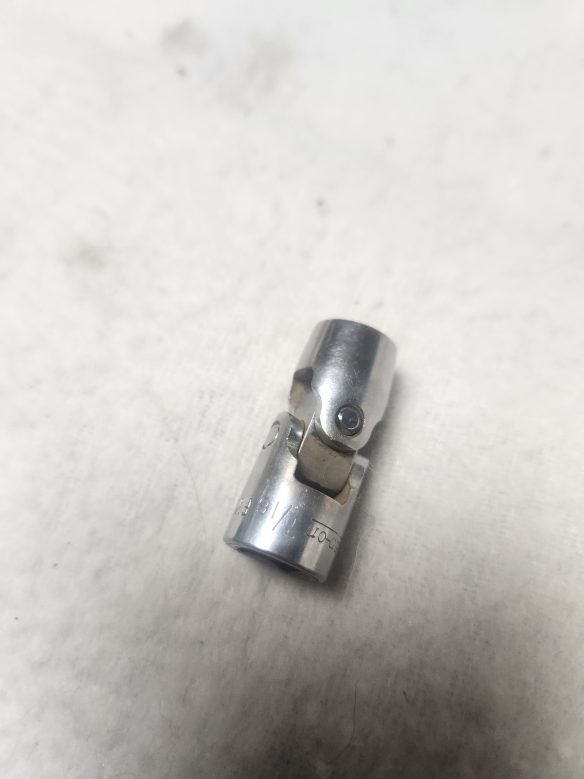 Snap-On Tools 7/16″ 3/8″ Drive 12 Point Shallow Universal Swivel Socket FVU14