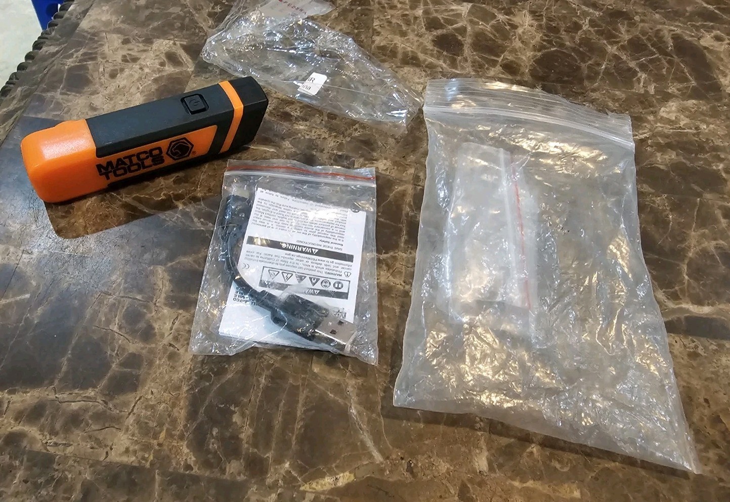Matco Tools 600 Lumen ORANGE Rechargeable Neck Light MWL600 *** New Replacement