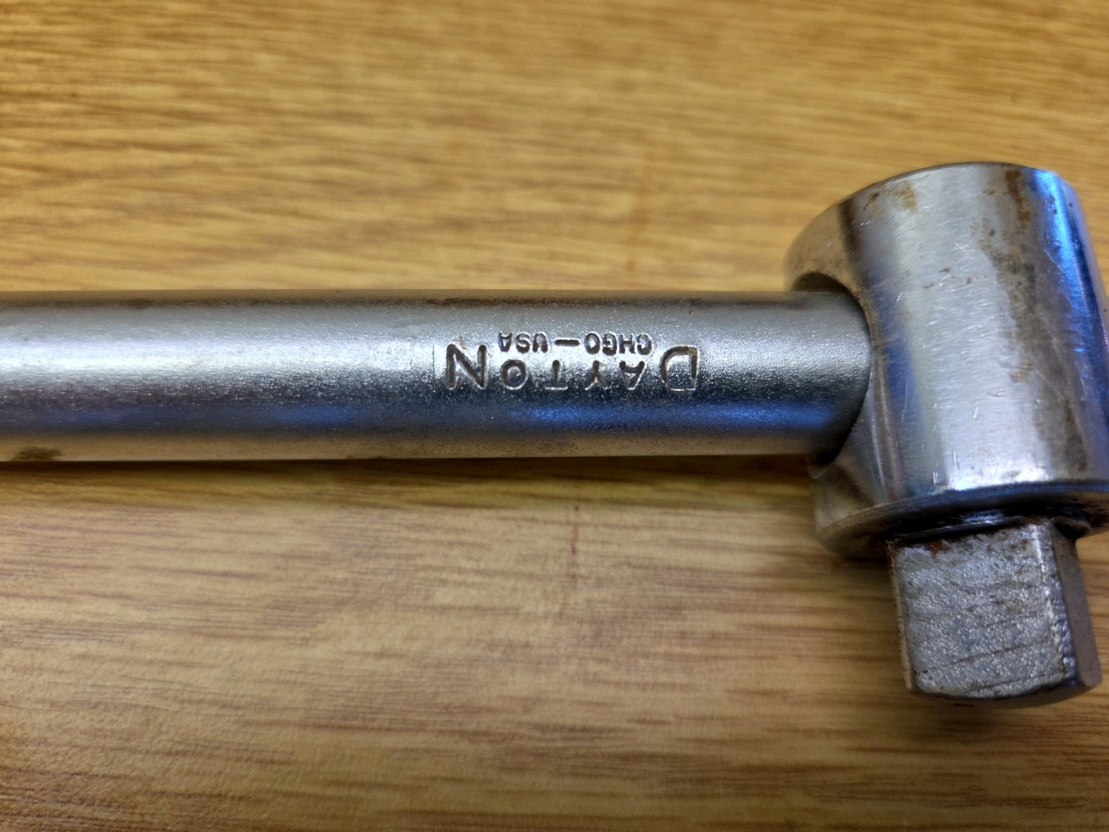 Dayton Sockets And Breaker Bar 1/2″ Drive