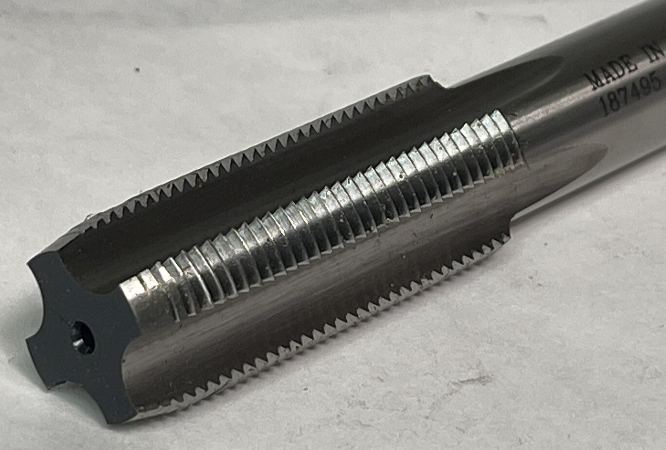 5/8-18 NF Thread 4 Flutes, Plug Chamfer Bright Finish HSS Pipe STI NF (23AG39)