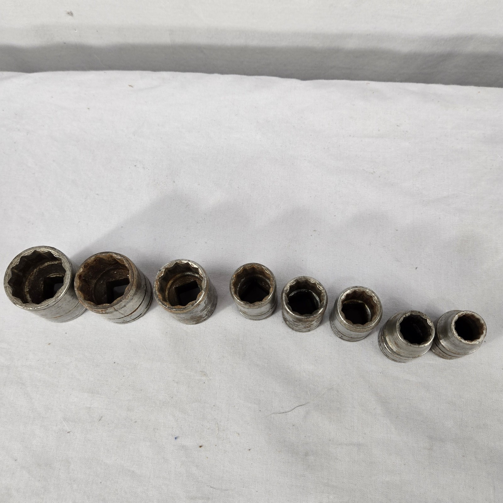 STW Sockets (8) 1/2 Drive 12 Pt 1 7/8, 15/16, 13/16, 11/16, 19/32, 5/8, 1/2, 7/1