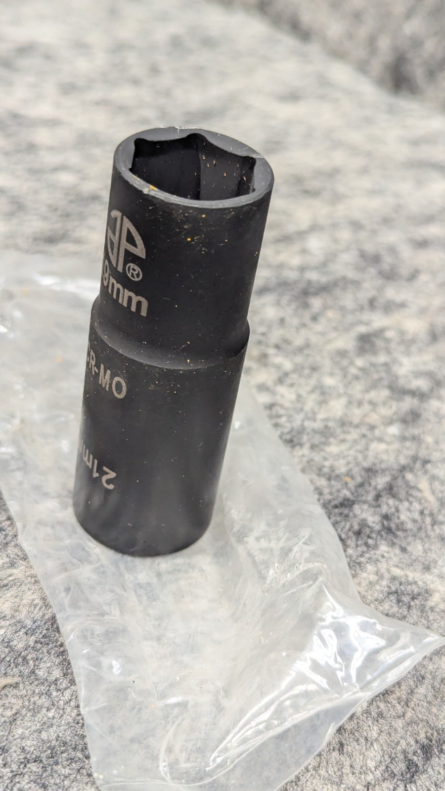 Specialty Products 1/2″ Square Drive Flip Socket w/ 19mm & 21mm Openings 79240