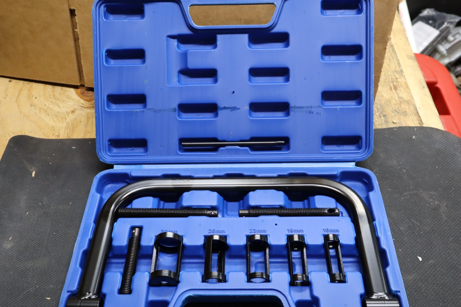 Professional Valve Spring Compressor Tool Kit with Carrying Case (10-Pieces)
