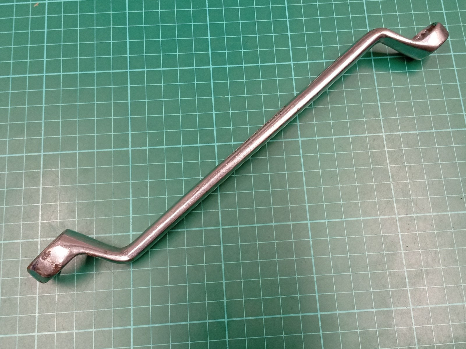 BEDFORD Vanadium, 5/8″ x 3/4″ AF, Offset Ring Spanner, Made In England
