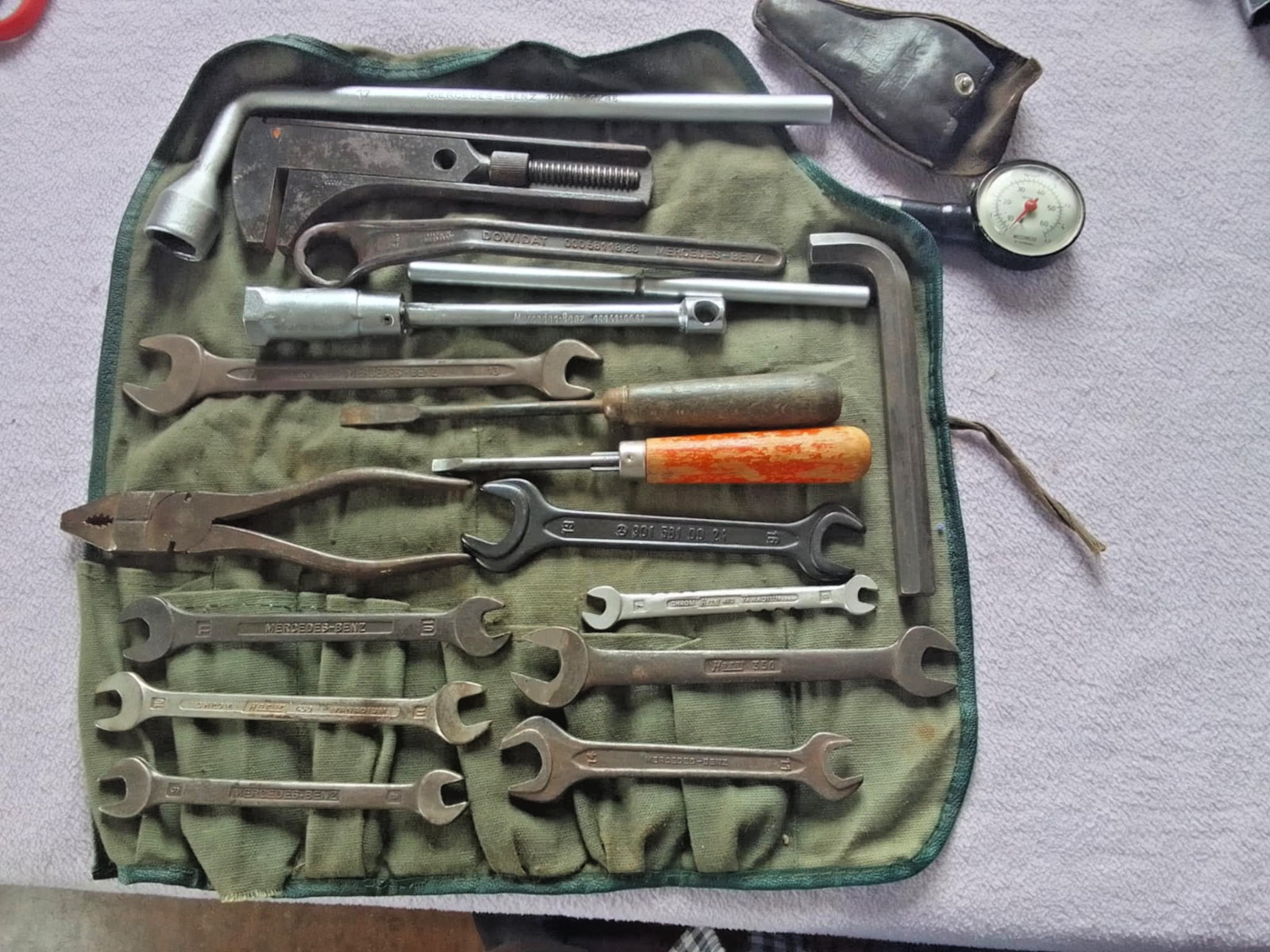 Mercedes Benz Tool Kit W110 W111 W108 W116 W115 W120 W107 W113 SL
