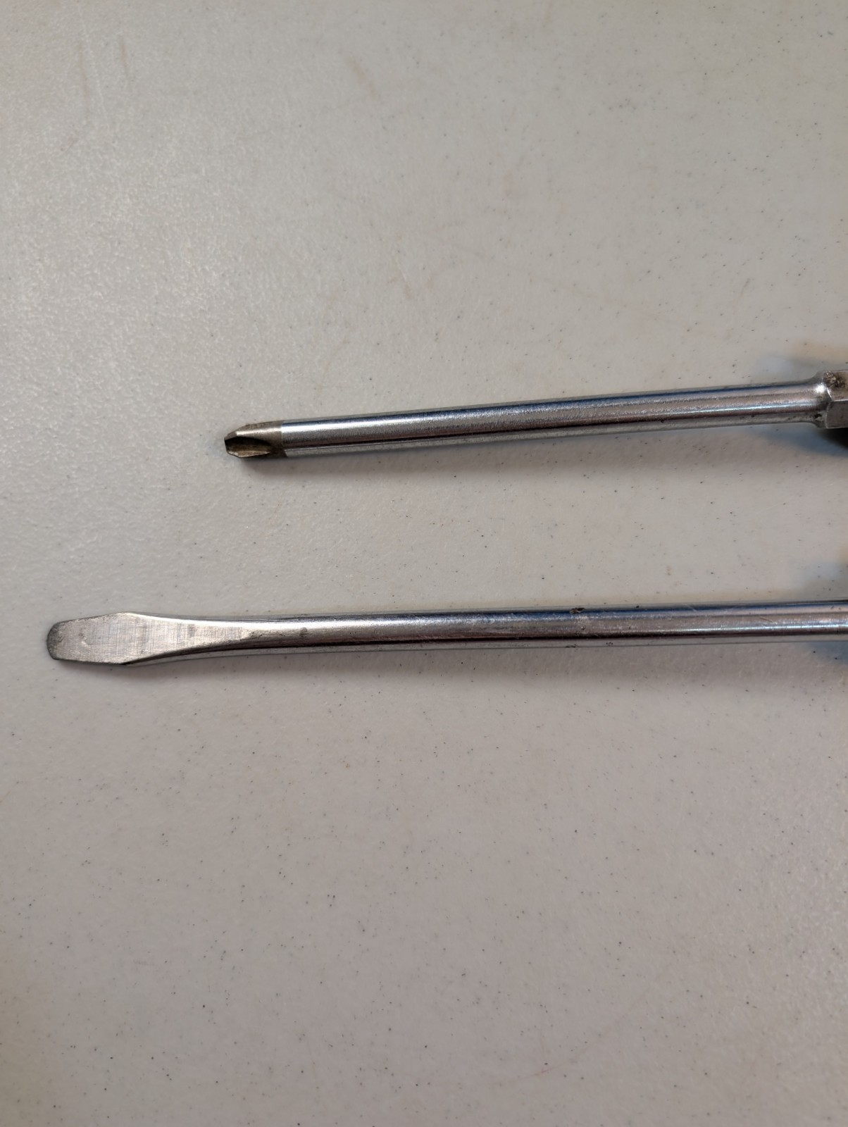 Snap-On SSDP64 #4 Phillips Screwdriver & SSD8 Flat Slotted Black Hard Handle USA