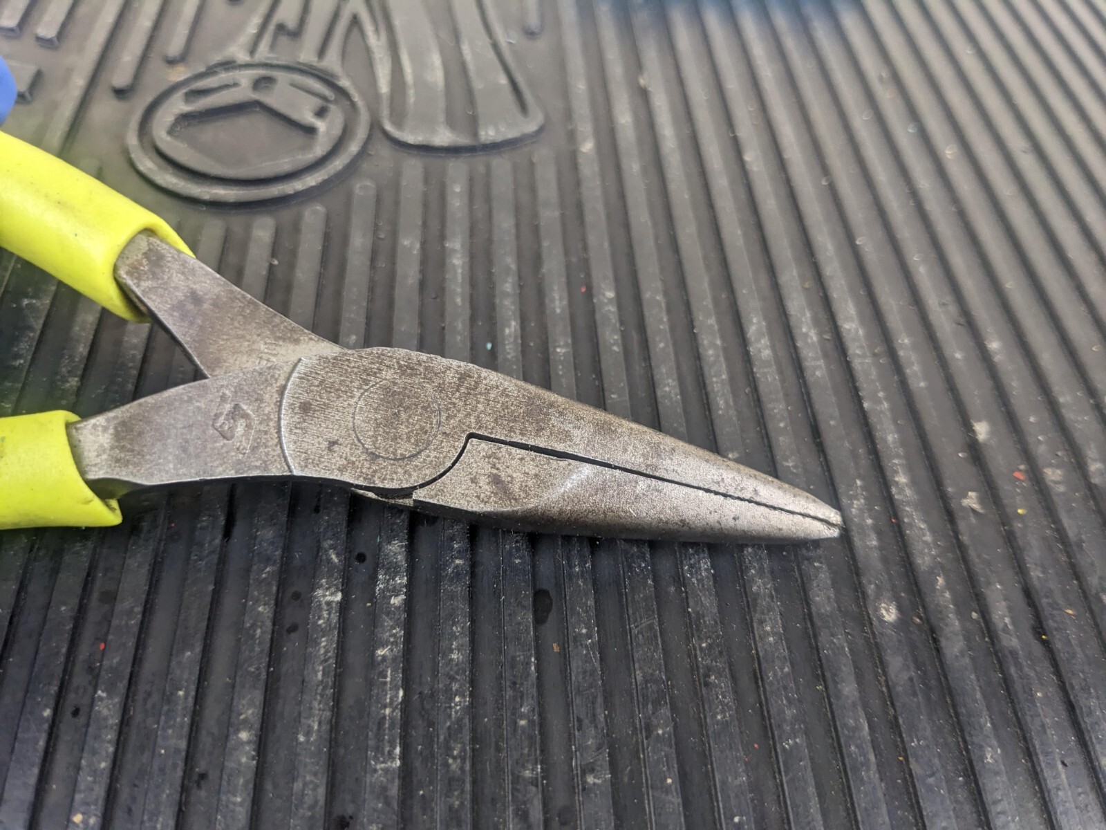 #az165 Snap-on Tools USA HI-VIZ 6″ Soft Grip Needle Nose Pliers 95ACFHV