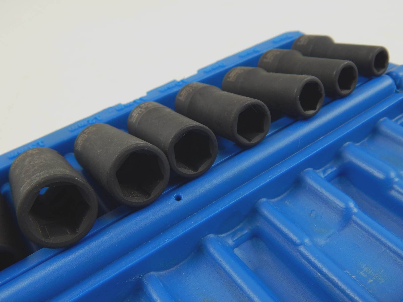 Grey Pneumatic 1213MSD 3/8″ Drive Semi-Deep Impact Socket Set 13 Pieces 7-19mm