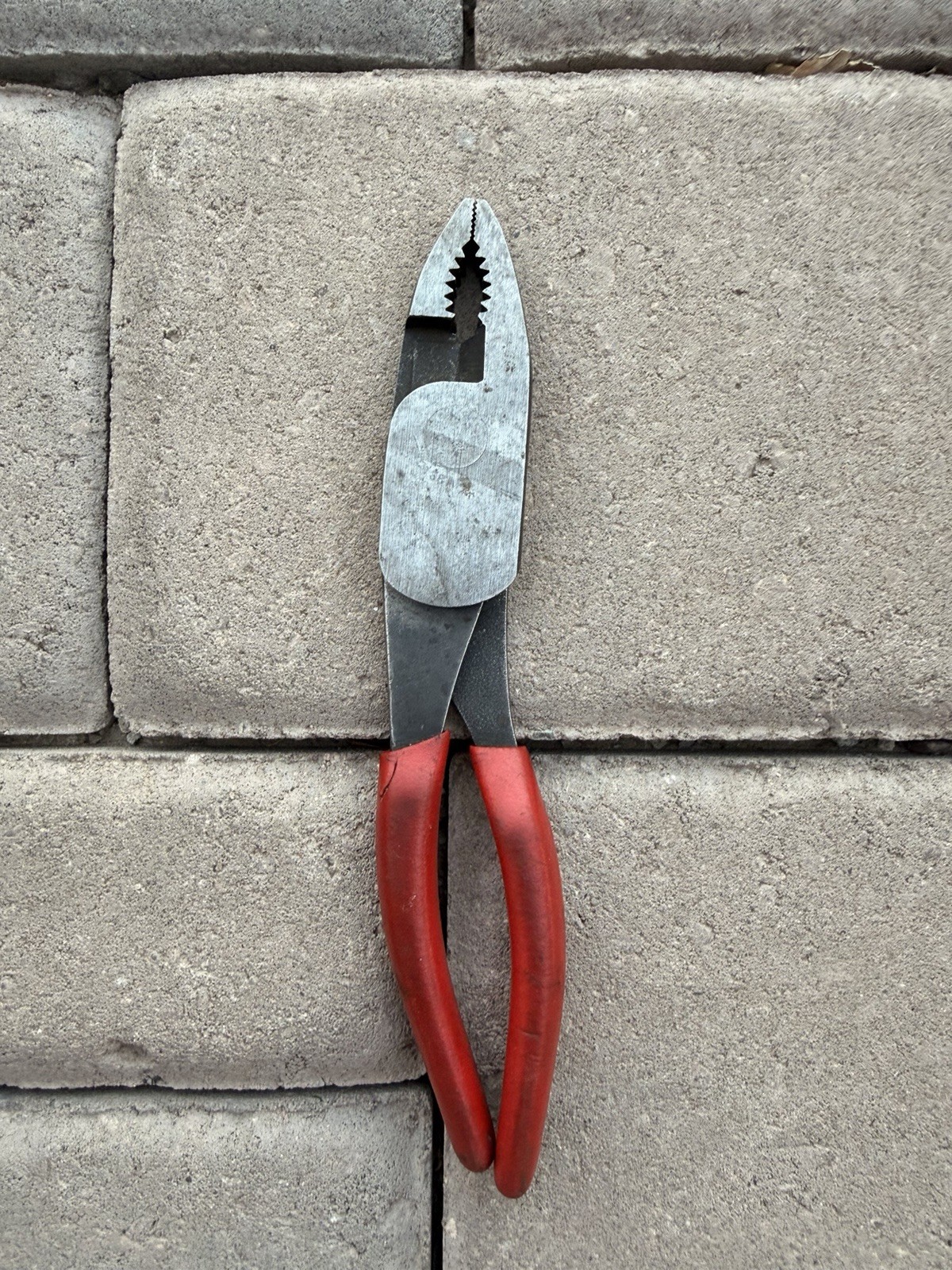 Snap on Tools USA RED Soft Grip High Leverage Combination Pliers HL138ACP NICE