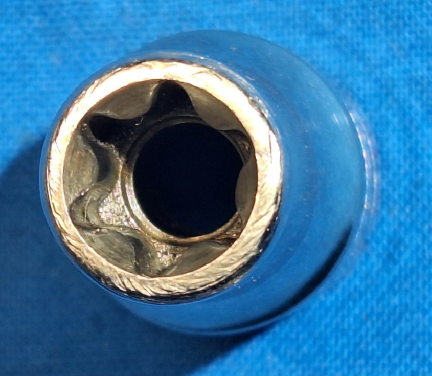 Snap-On FLE100A 3/8″ drive E10 inverted torx socket