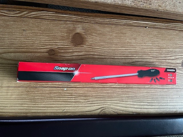 NEW SNAP ON SSDMR8A 15/16″ RATCHETING MAGNETIC LONG BLACK SCREWDRIVER IN BOX
